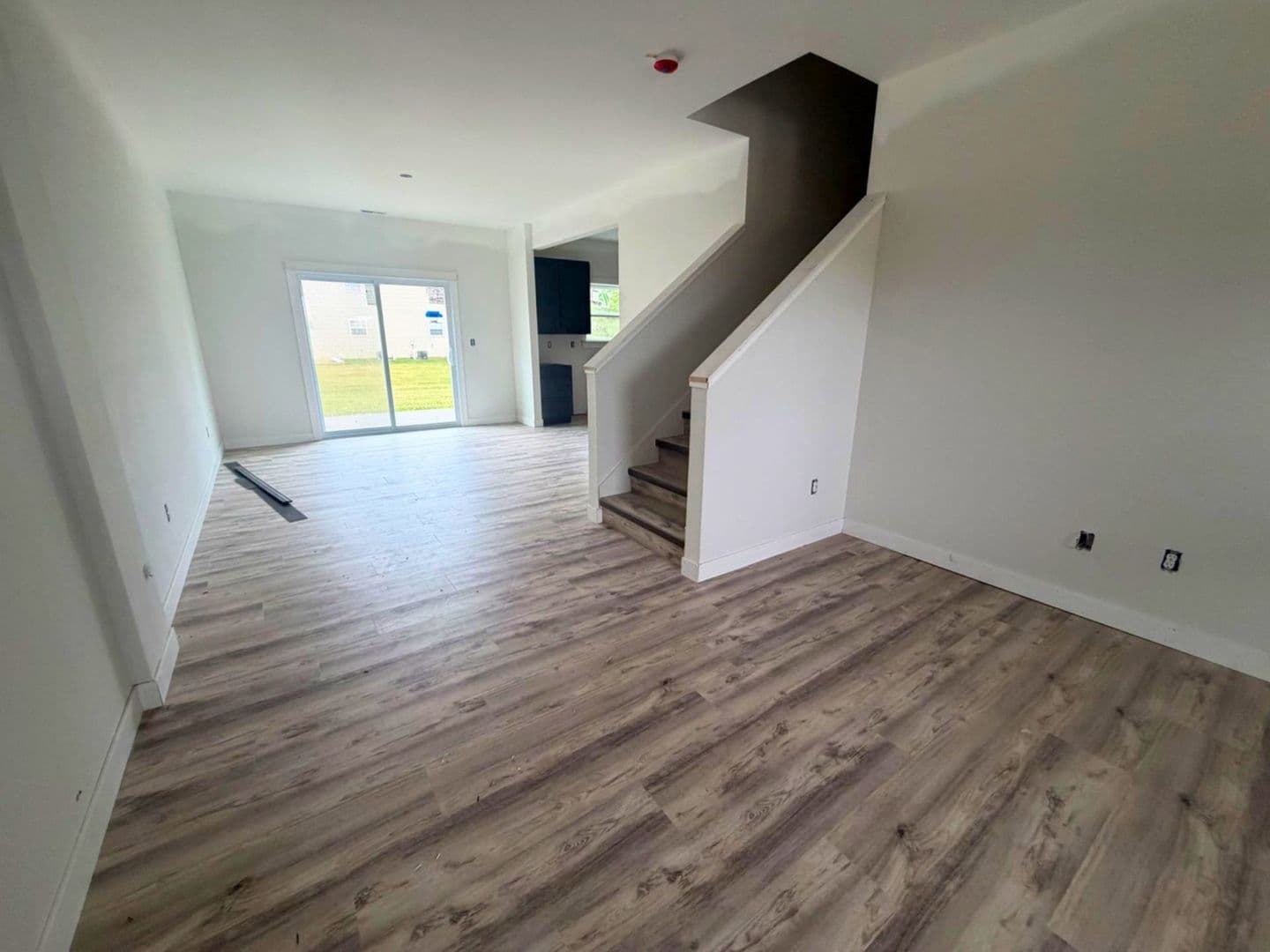 Columbia House: 5000 Derby Ridge Dr - 502