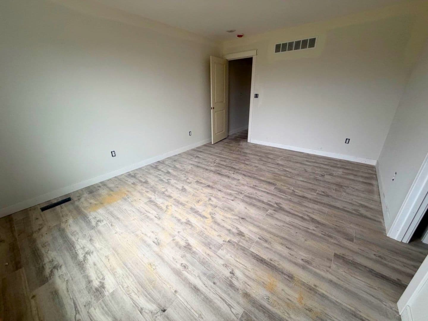 Columbia House: 5000 Derby Ridge Dr - 503