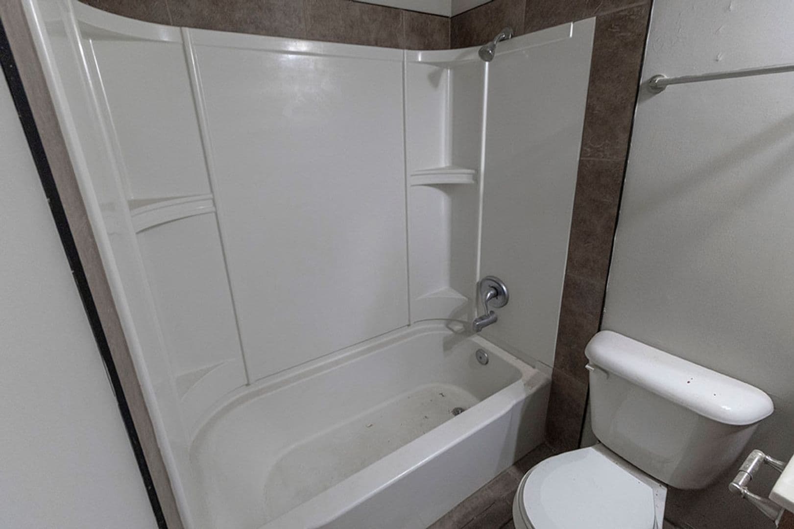 Columbia House: 216 Wheaton Ct