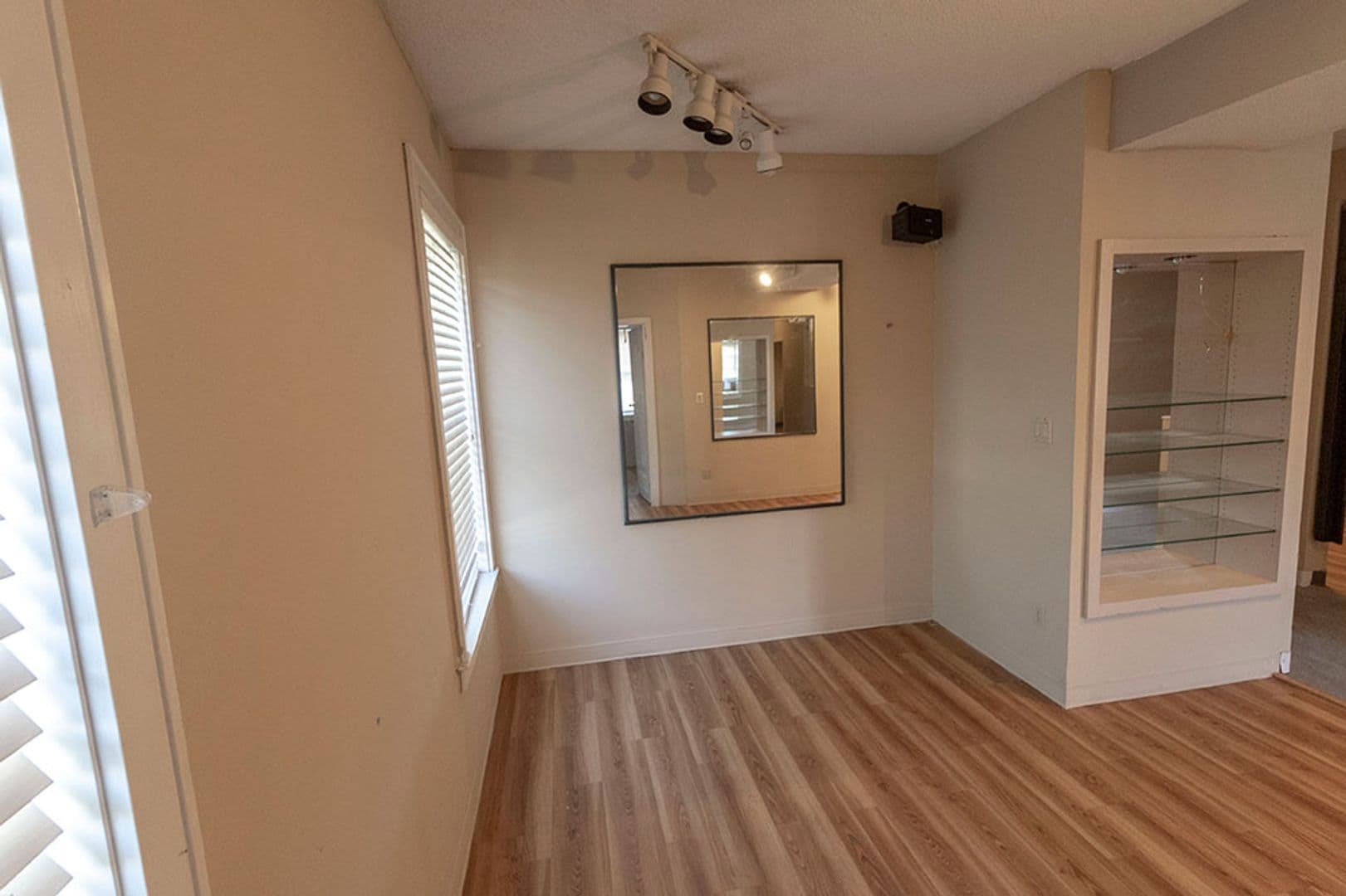 Columbia House: 1110 E Broadway - B