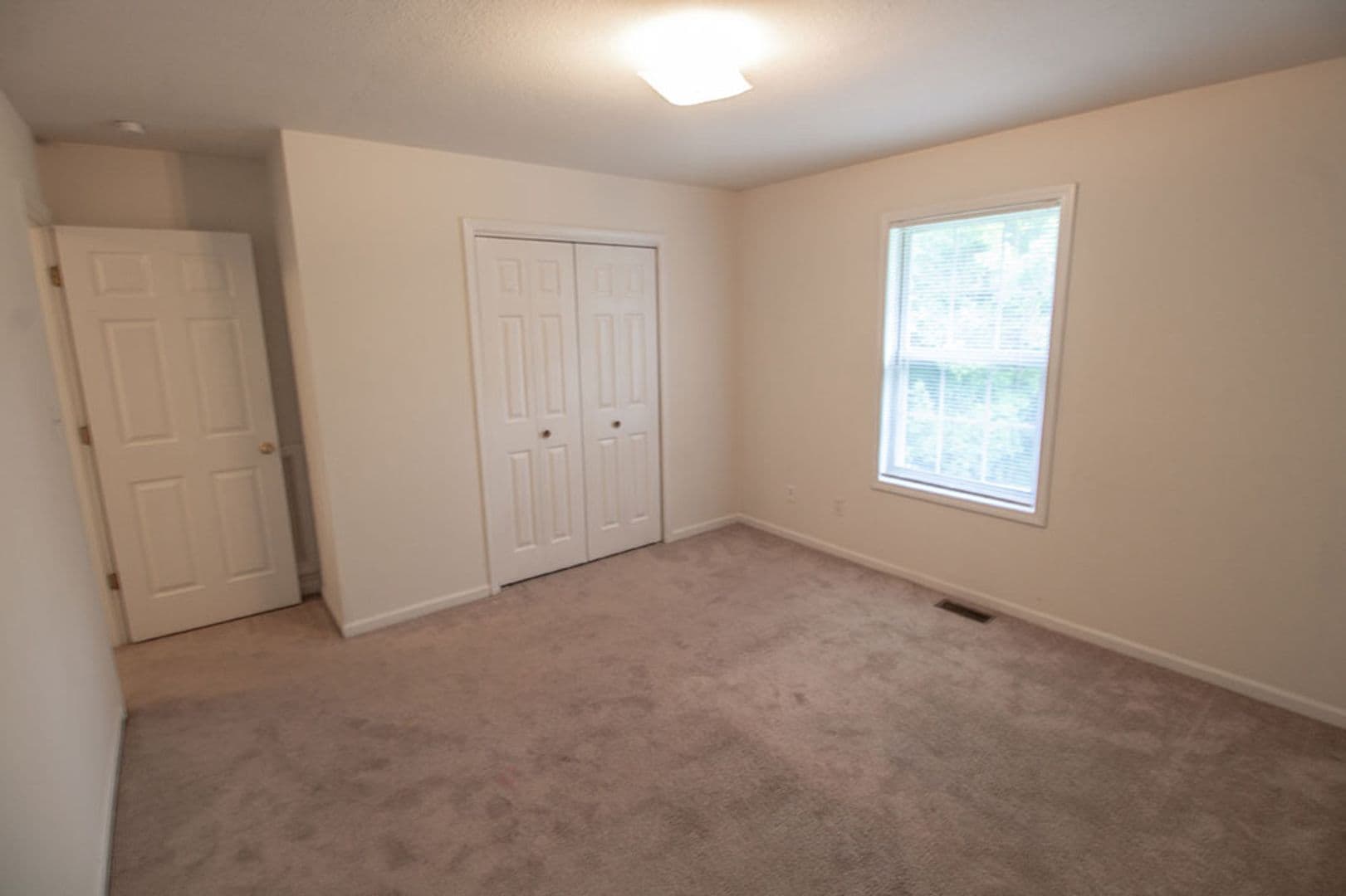 Columbia Apartment: 5200-5202 Tessa Way