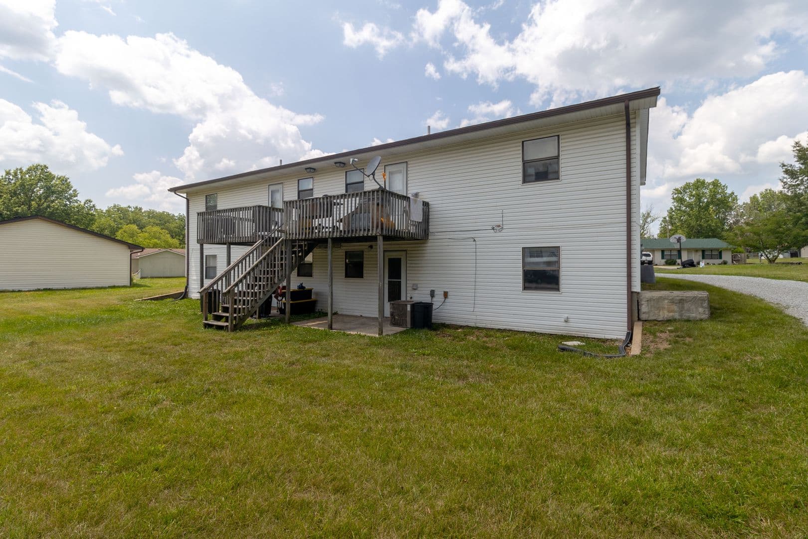 Columbia Apartment: 420 N East Park Ln