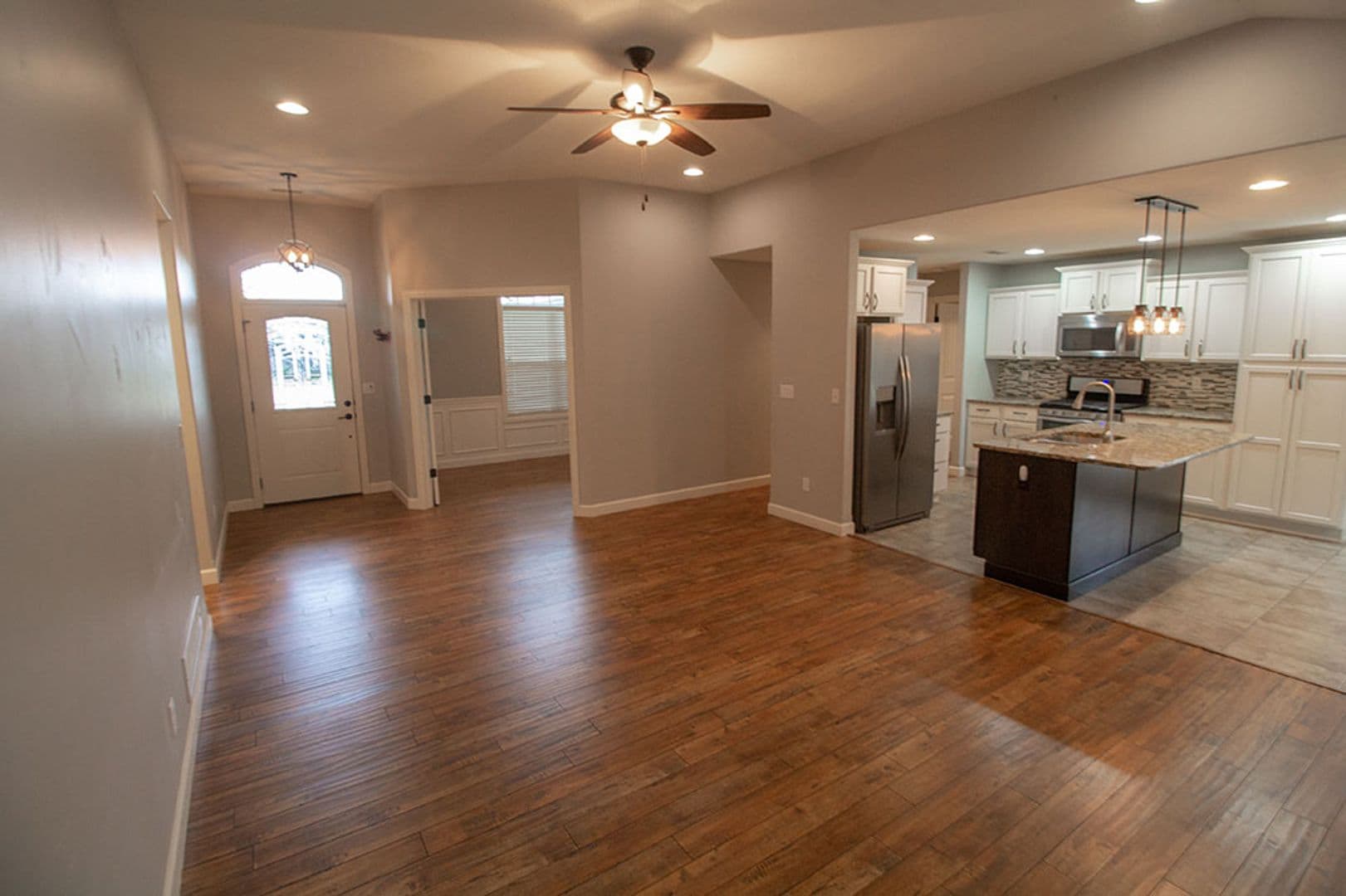 Columbia House: 7504 Wellford Ct