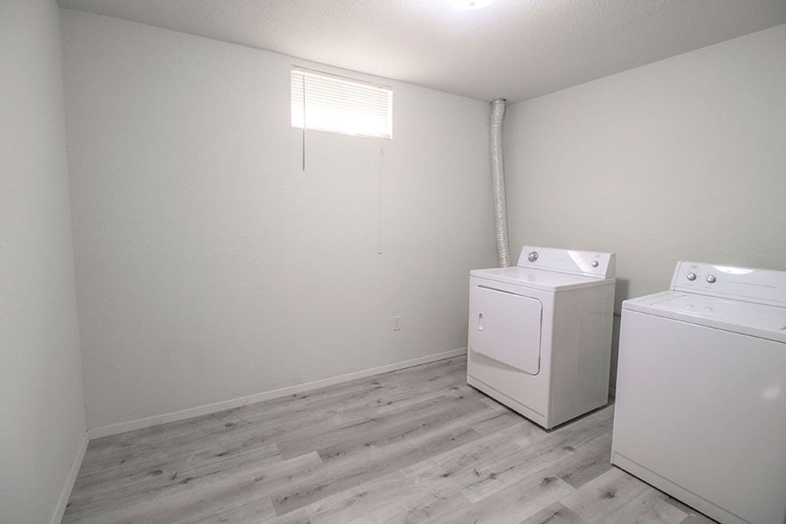 Columbia House: 1005 W Ash St