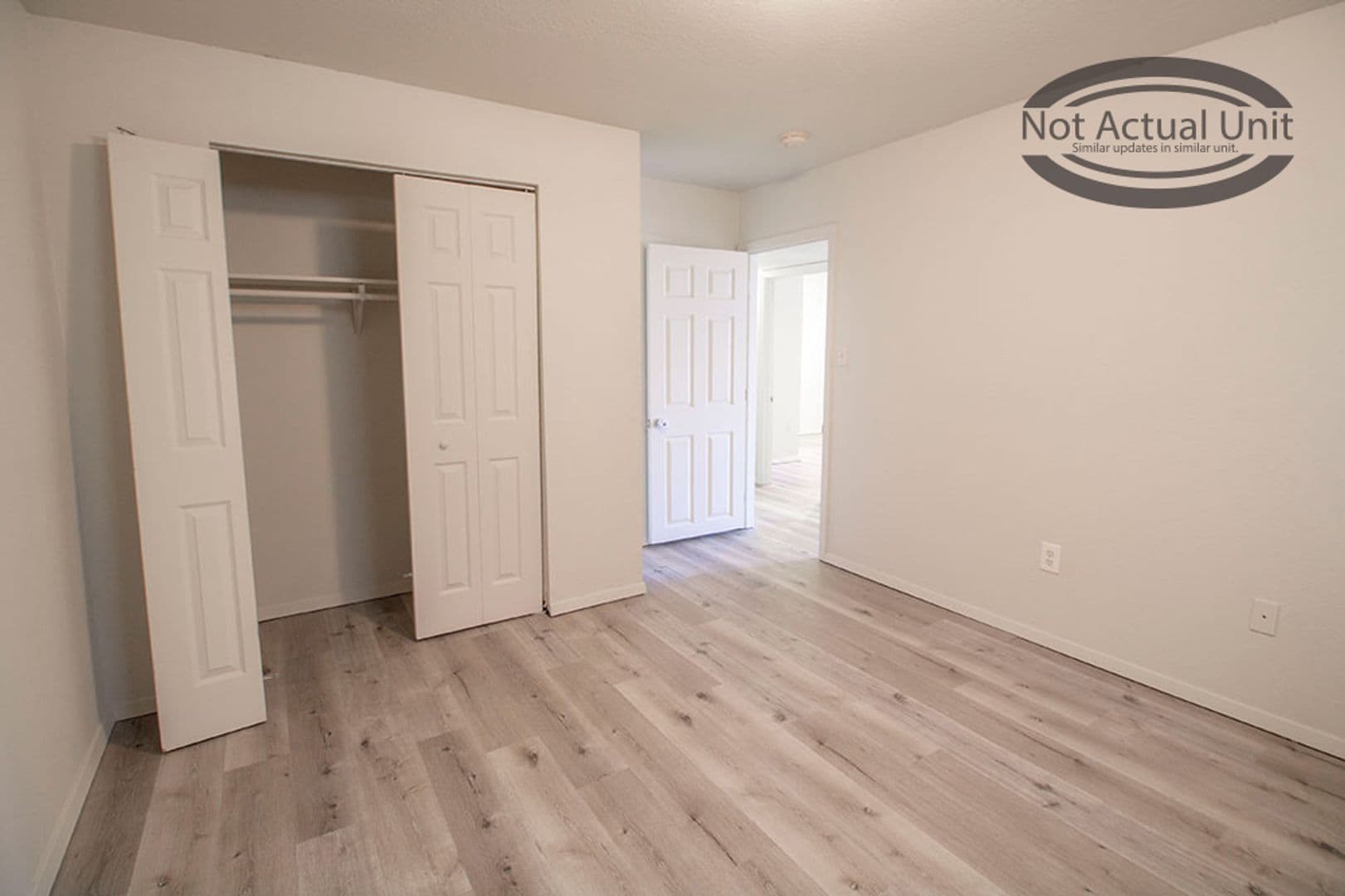 Columbia House: 1013 W Ash St