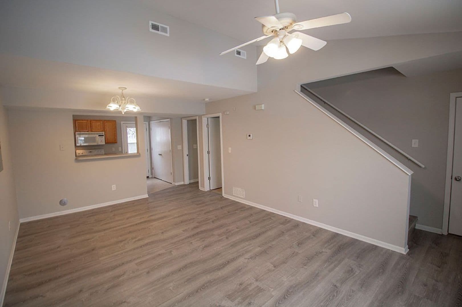 Columbia House: 1413 Greensboro Dr
