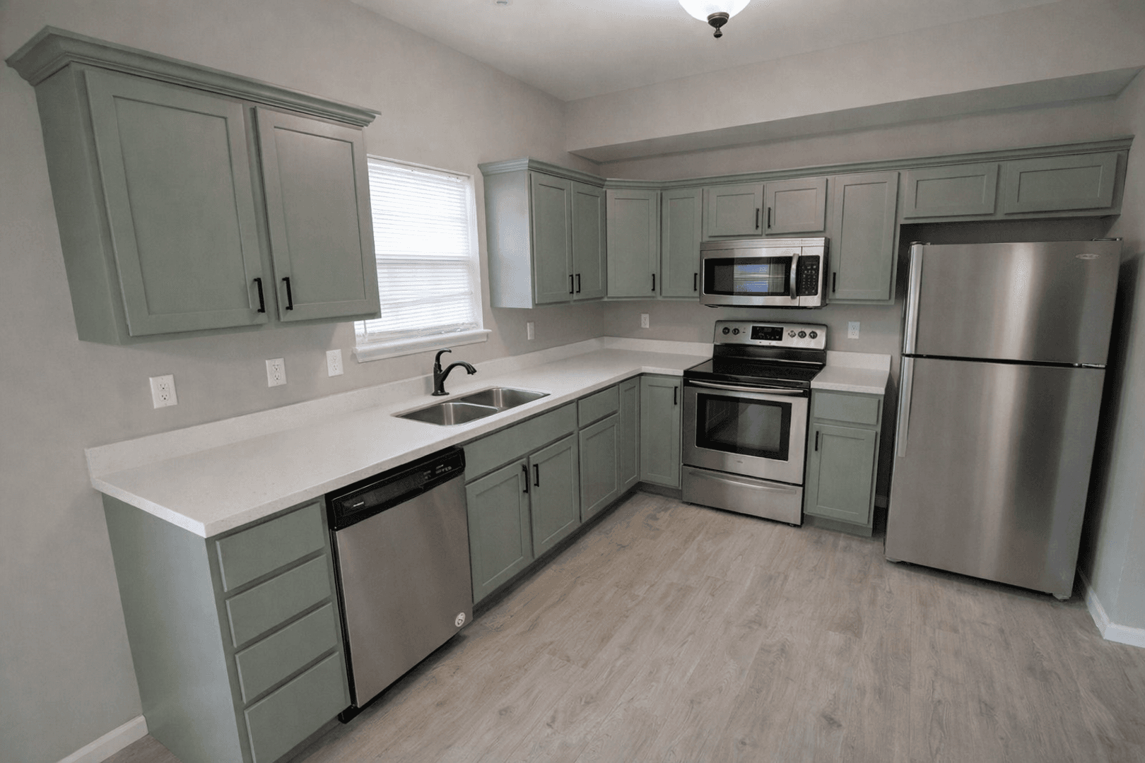 Columbia House: 5000 Derby Ridge Dr - 503