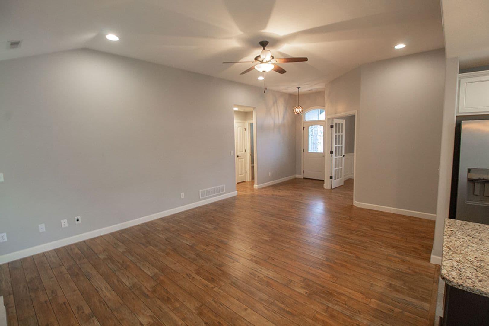 Columbia House: 7504 Wellford Ct