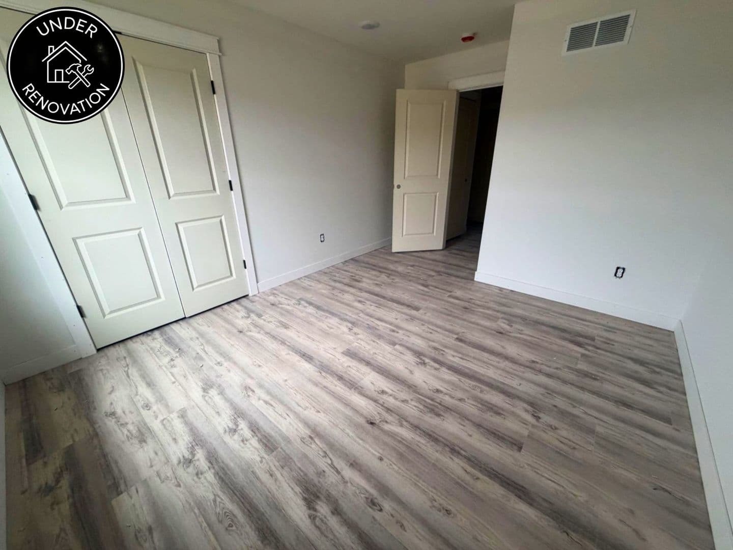 Columbia House: 5000 Derby Ridge Dr - 504