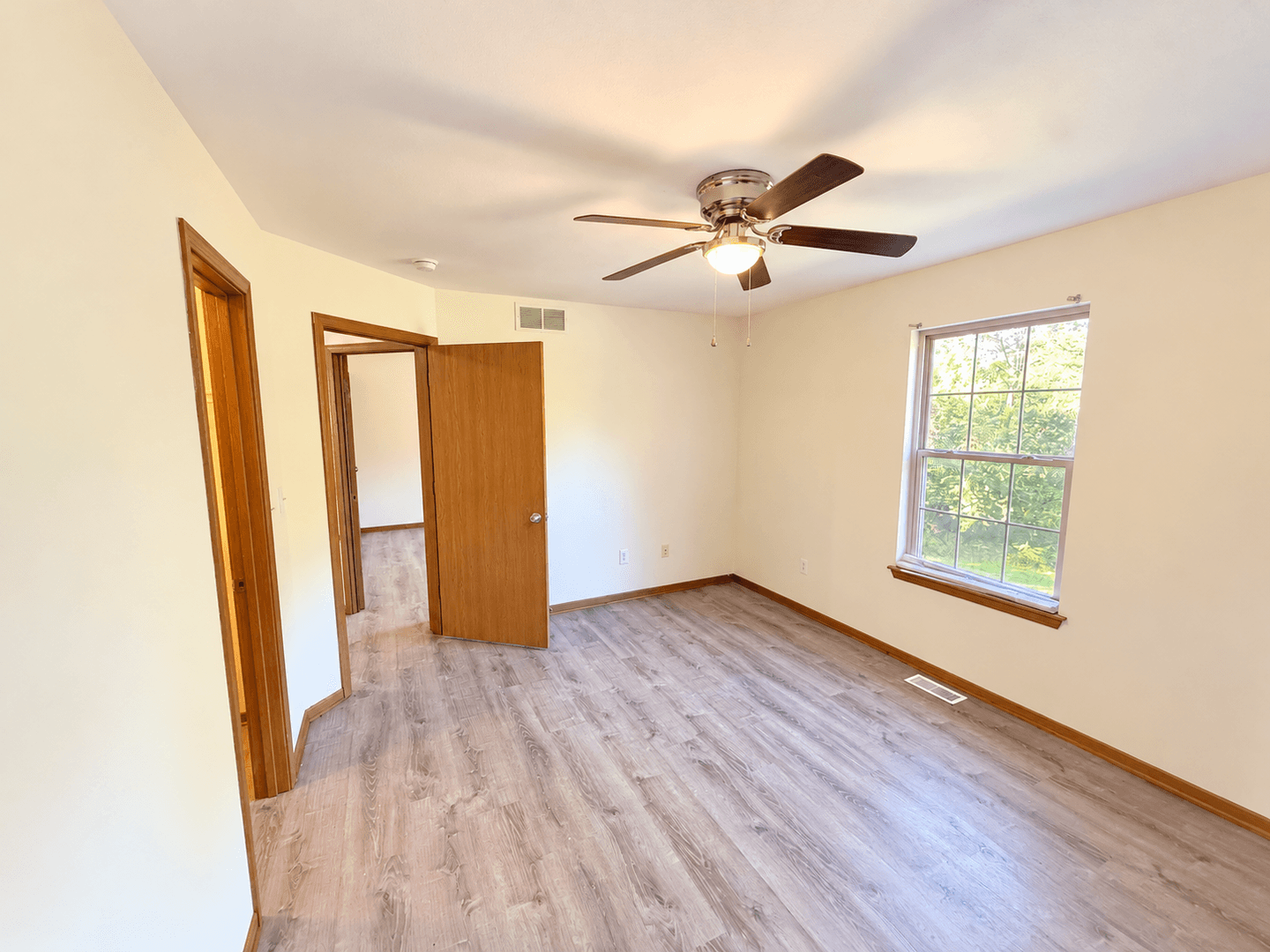 Columbia House: 2119 Ballenger Ln
