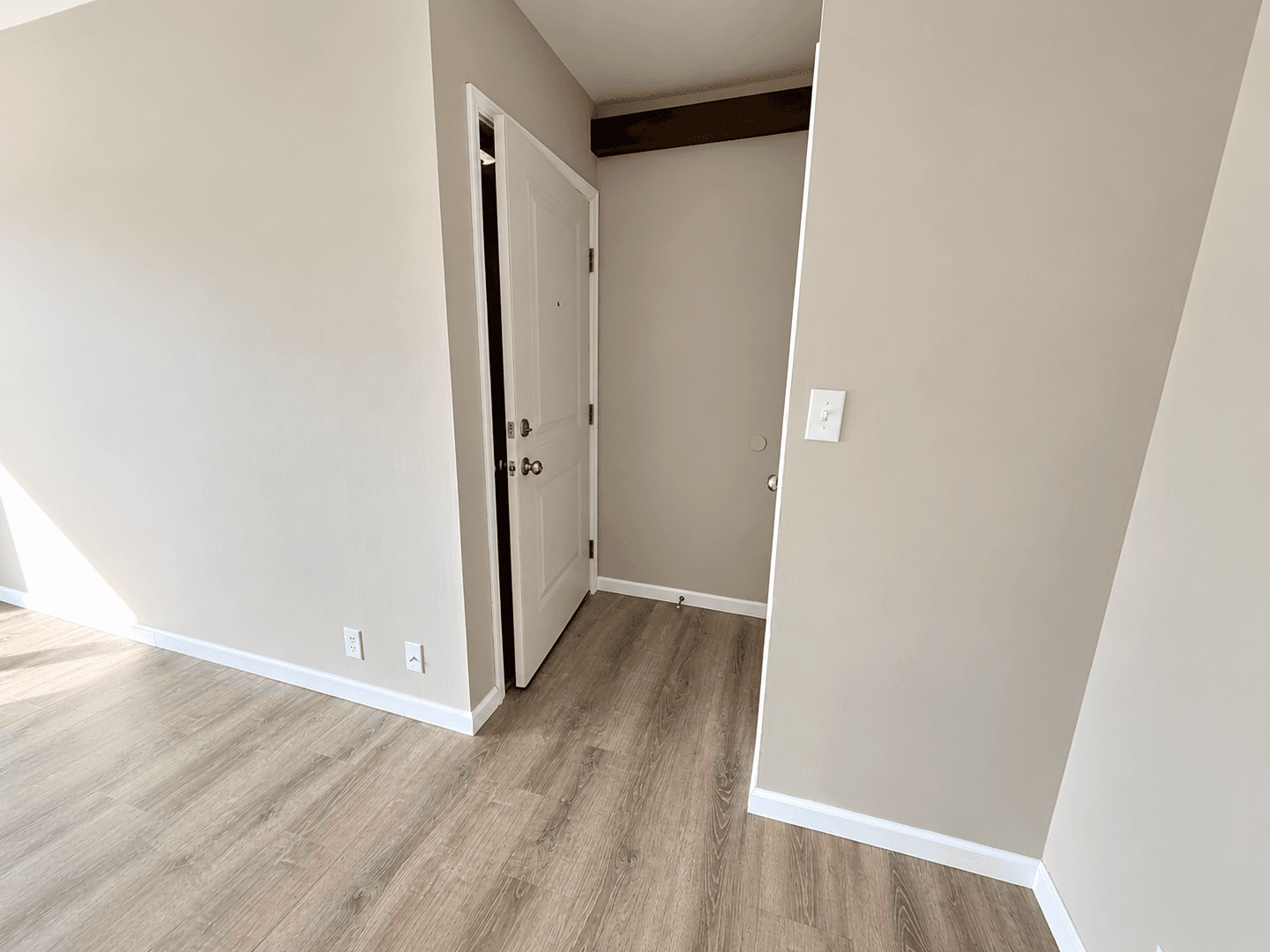 Columbia Apartment: 3408 Balboa Ln #45