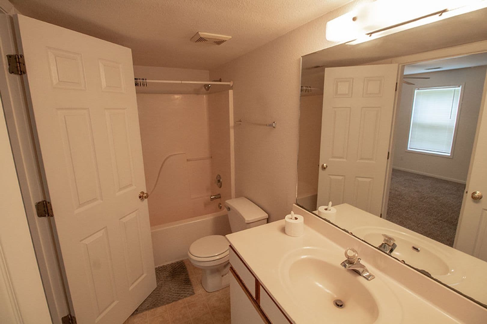 Columbia Apartment: 5200-5202 Tessa Way