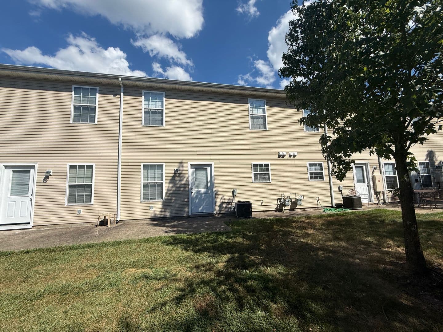 Columbia House: 5000 Derby Ridge Dr - 208