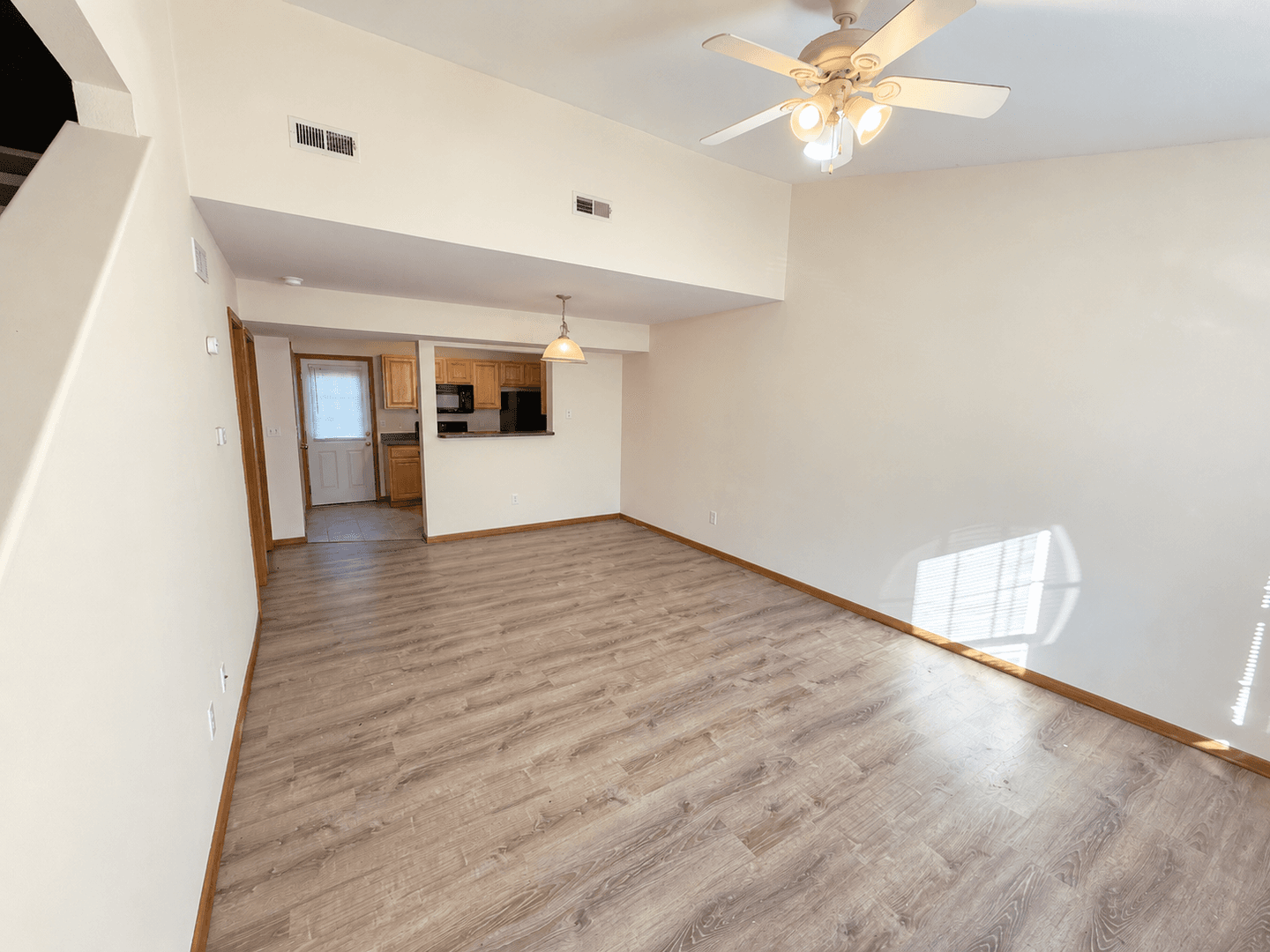 Columbia House: 2119 Ballenger Ln
