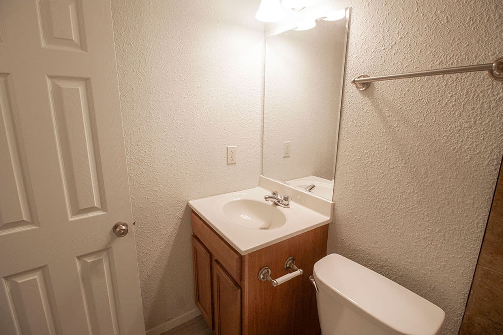 Columbia House: 1005 W Ash St