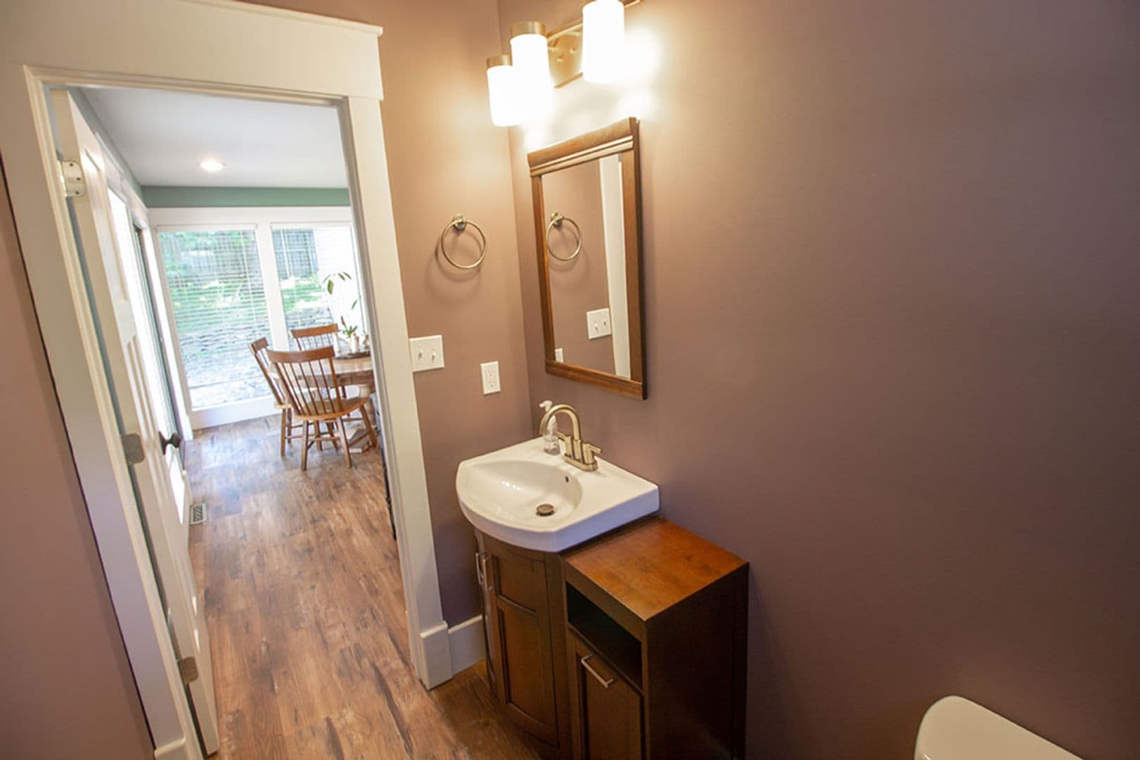 Columbia House: 3104 Oak Lawn Dr