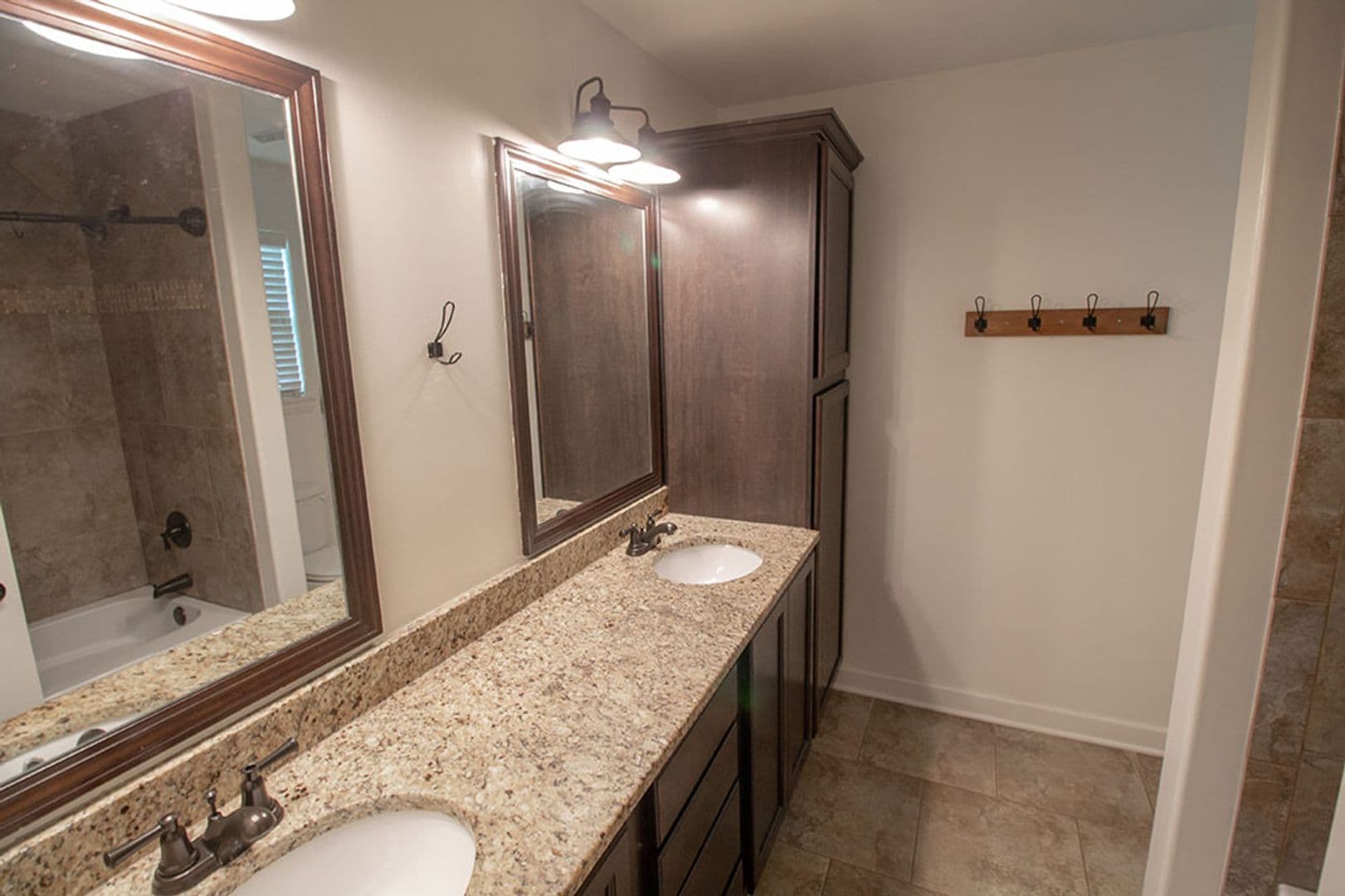 Columbia House: 7504 Wellford Ct