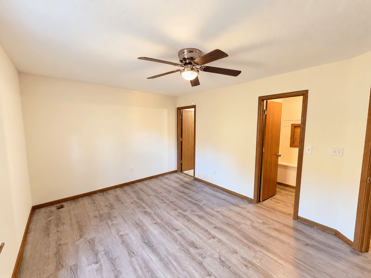 Columbia House: 2119 Ballenger Ln