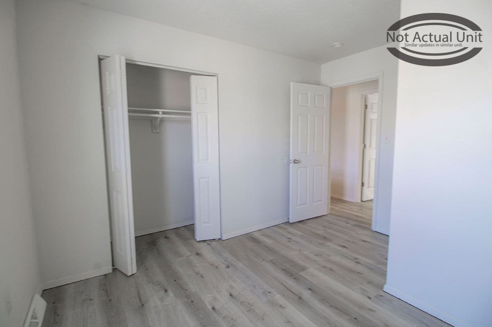 Columbia House: 1013 W Ash St
