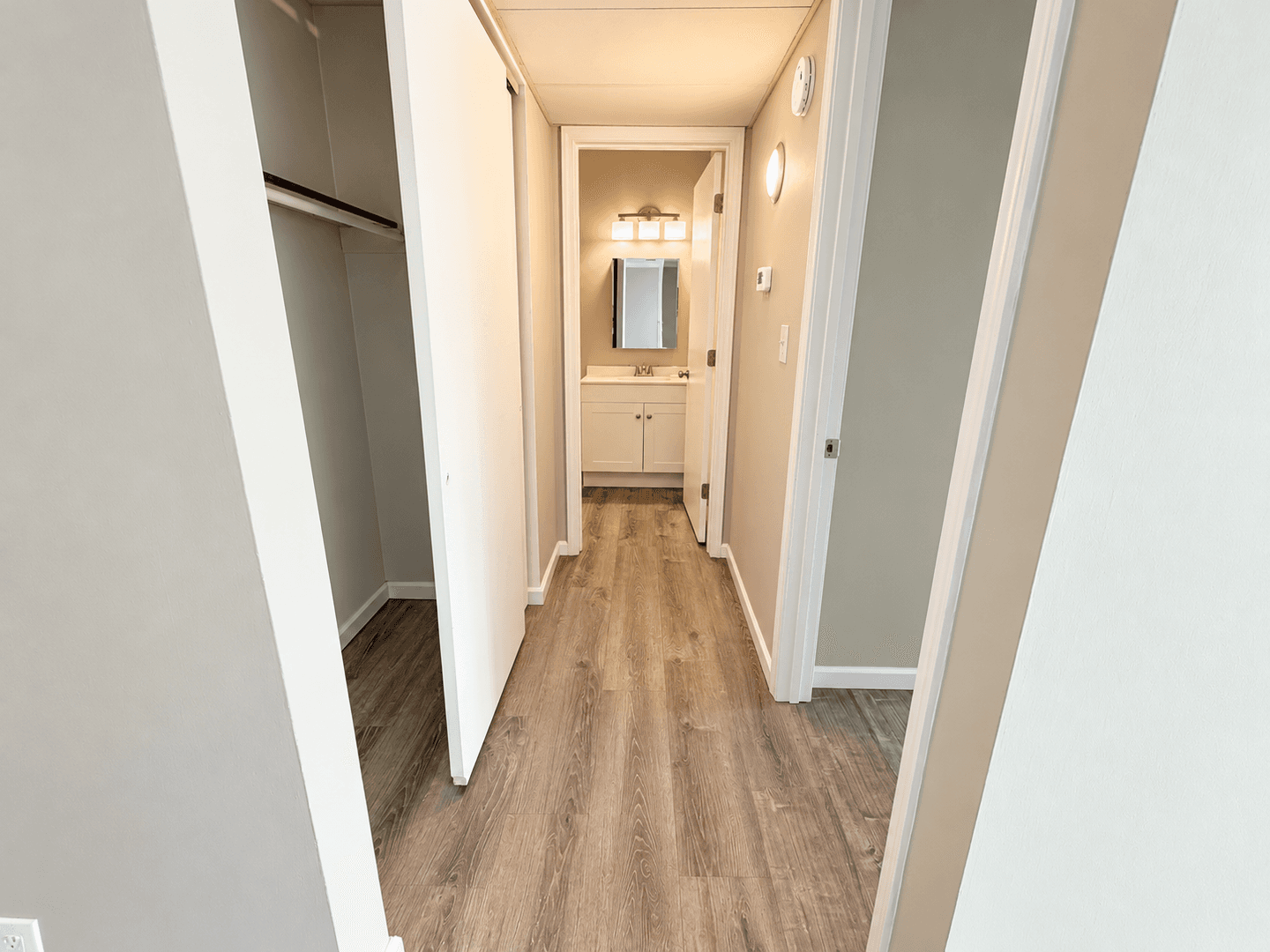 Columbia Apartment: 3408 Balboa Ln #45