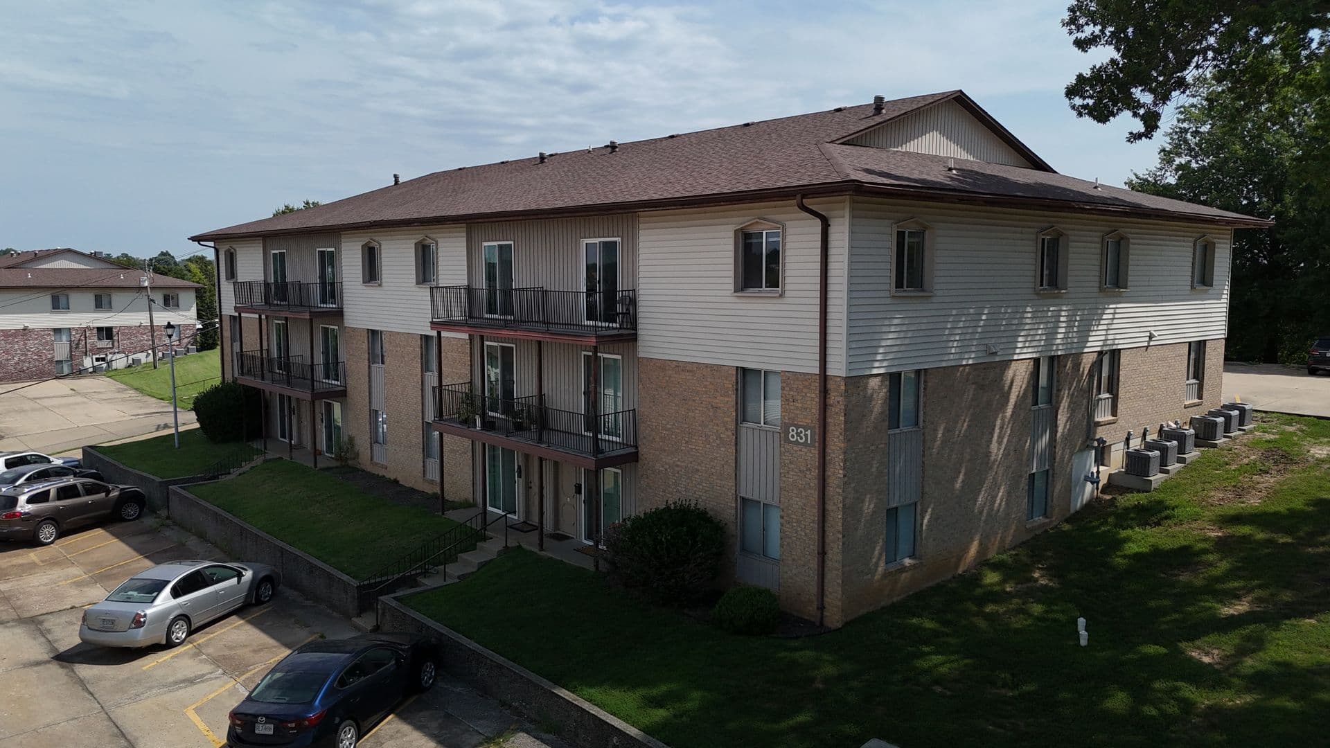 Jefferson City House: 831 Southwest Blvd R