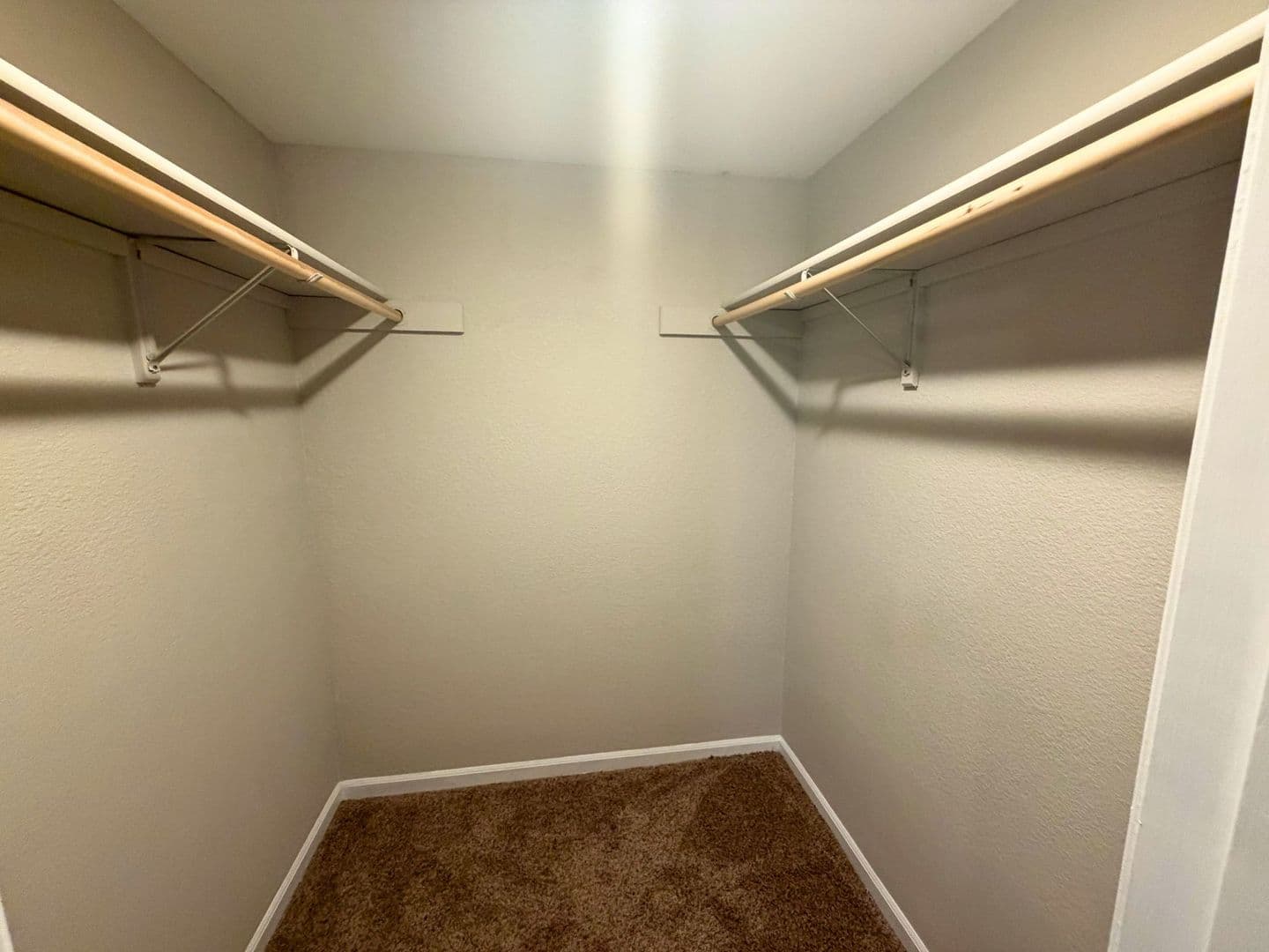 Columbia Apartment: 5340-5342 Godas Circle