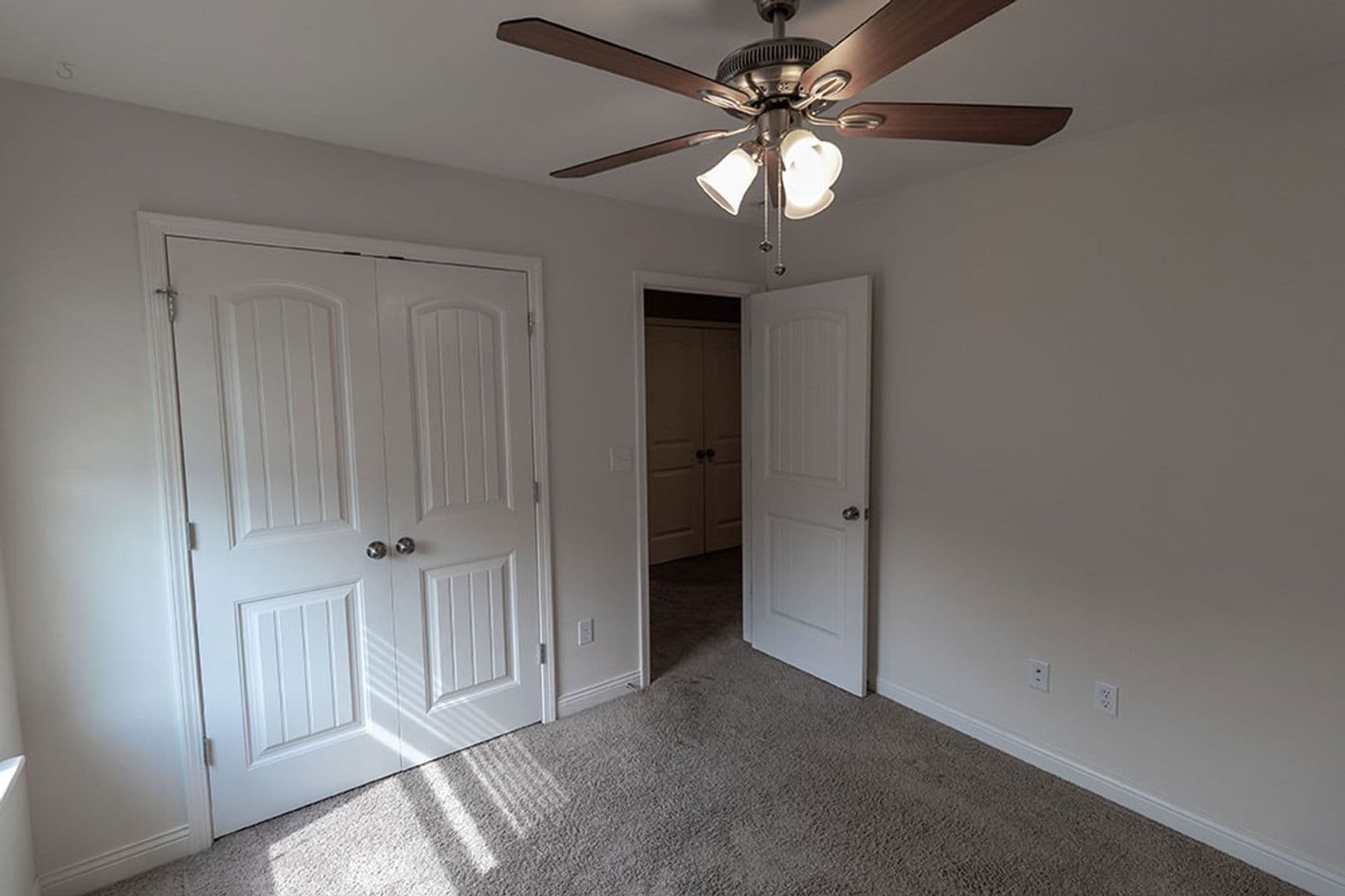 Columbia House: 2807 Amberwood Ct