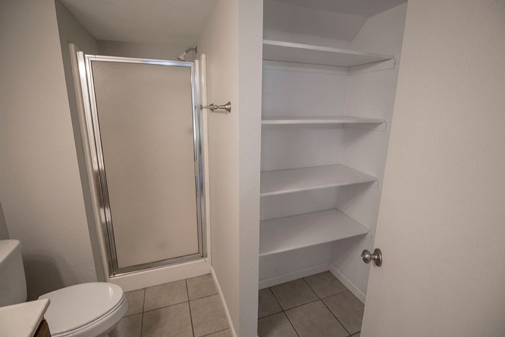 Columbia House: 1405 Greensboro Dr
