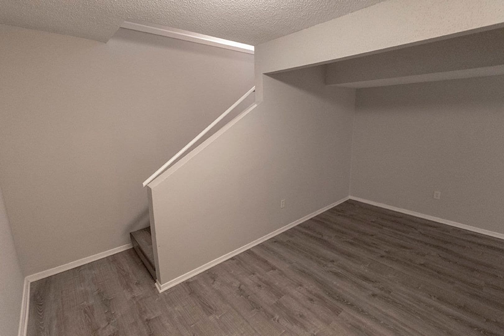 Columbia House: 215 Wheaton Ct