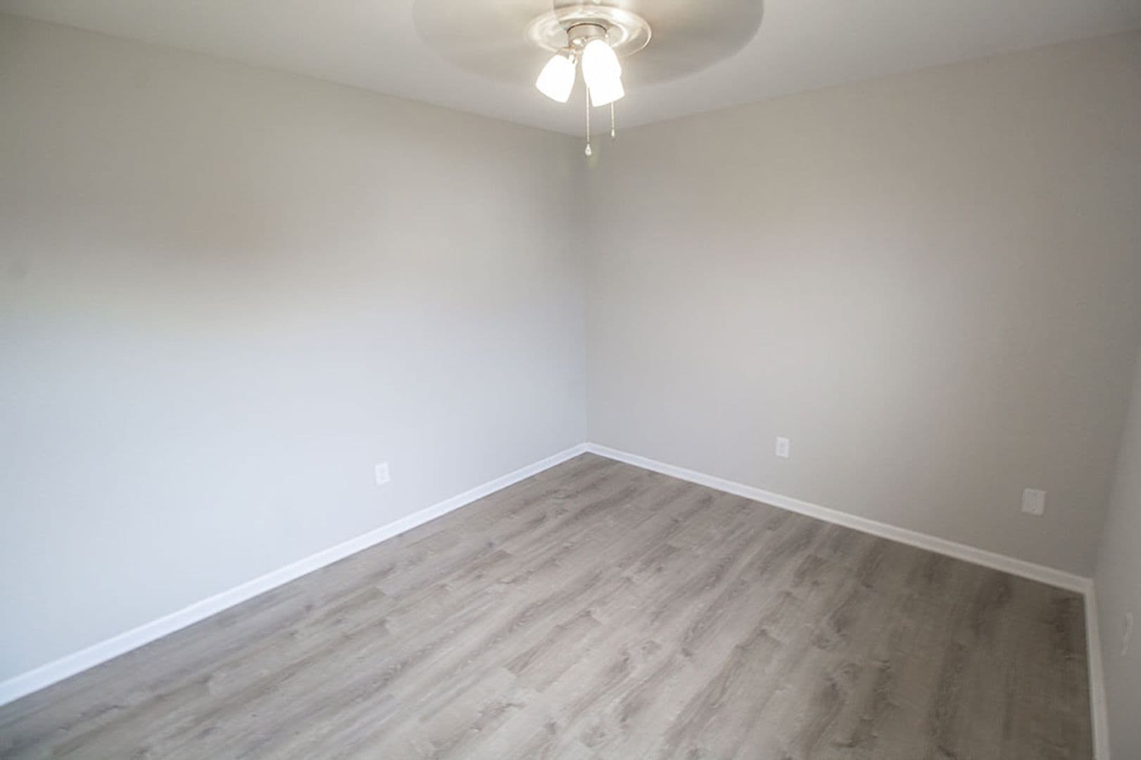 Columbia House: 1602 High Quest Cir