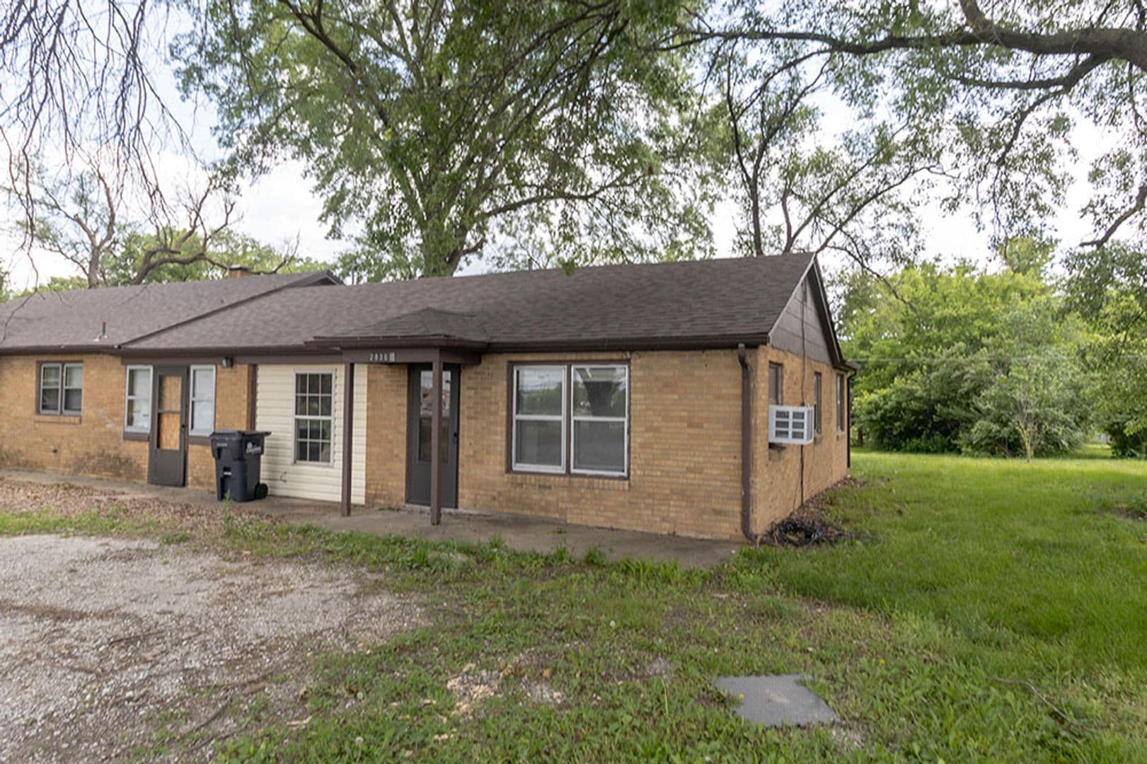 Columbia House: 2800 Mexico Gravel Rd