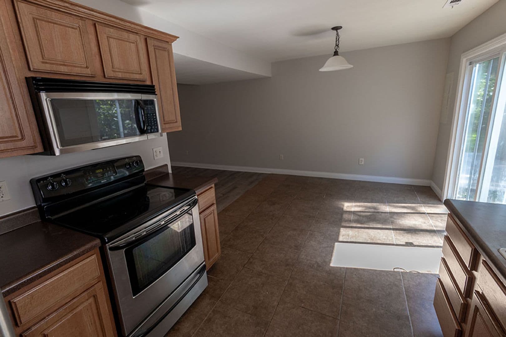 Columbia Apartment: 4700 Dehaven Dr