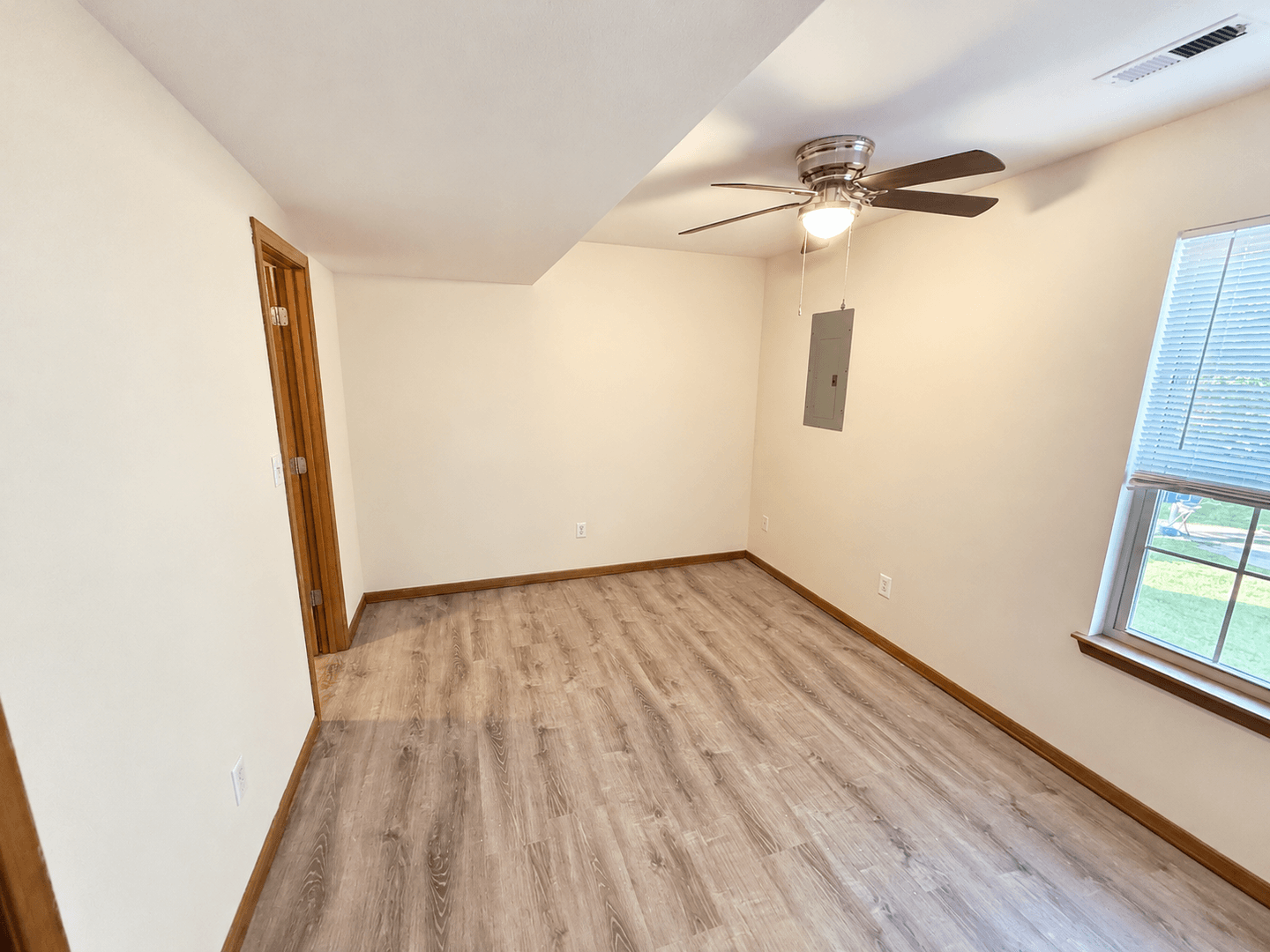 Columbia House: 2119 Ballenger Ln
