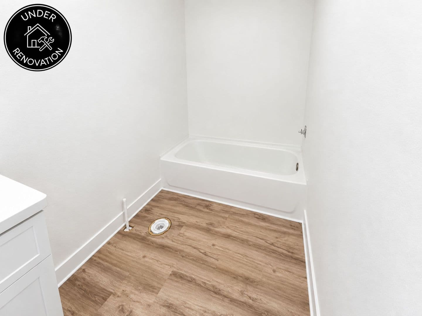 Columbia House: 5000 Derby Ridge Dr - 504
