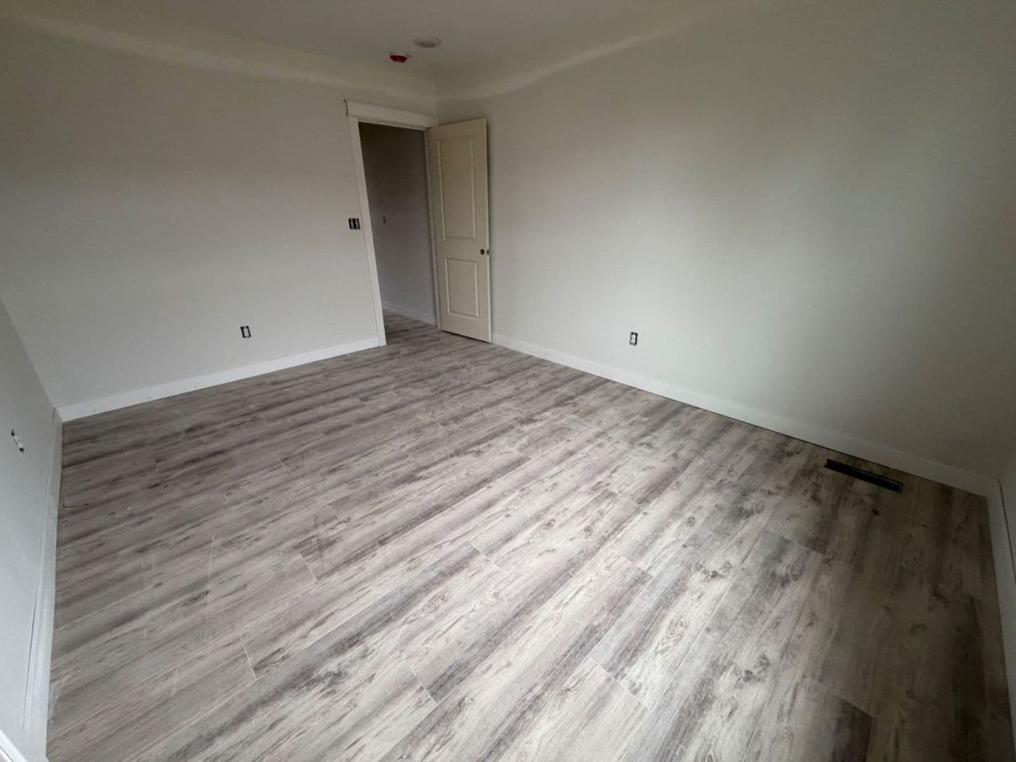 Columbia House: 5000 Derby Ridge Dr - 503