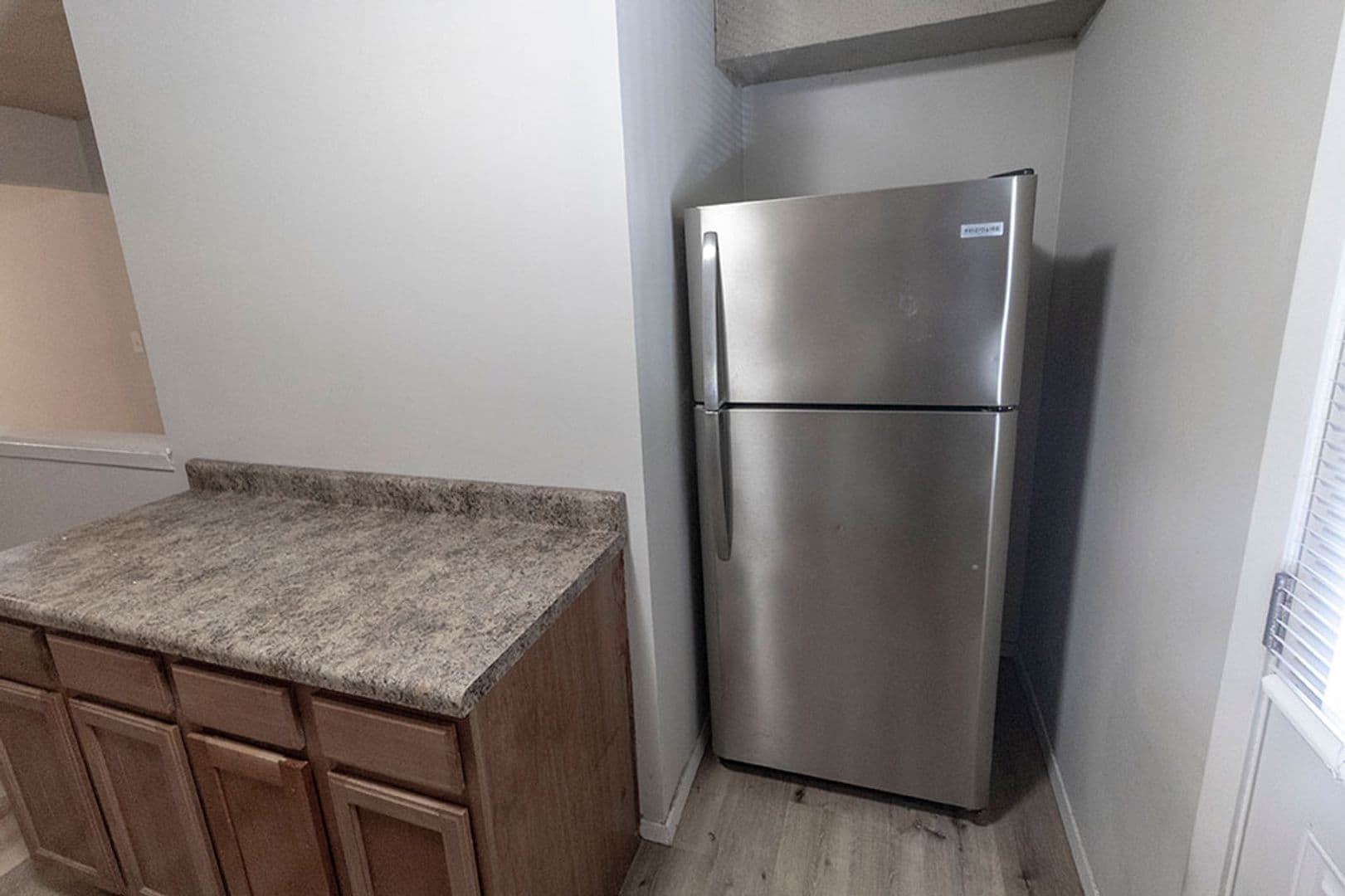 Columbia House: 216 Wheaton Ct