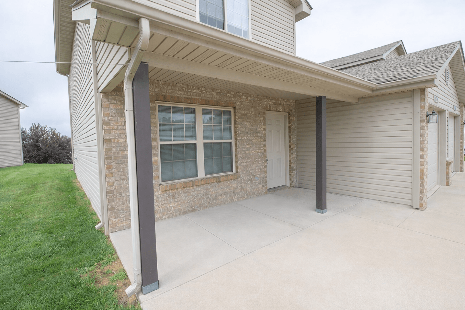 Columbia House: 214 Arctic Wolf Ct