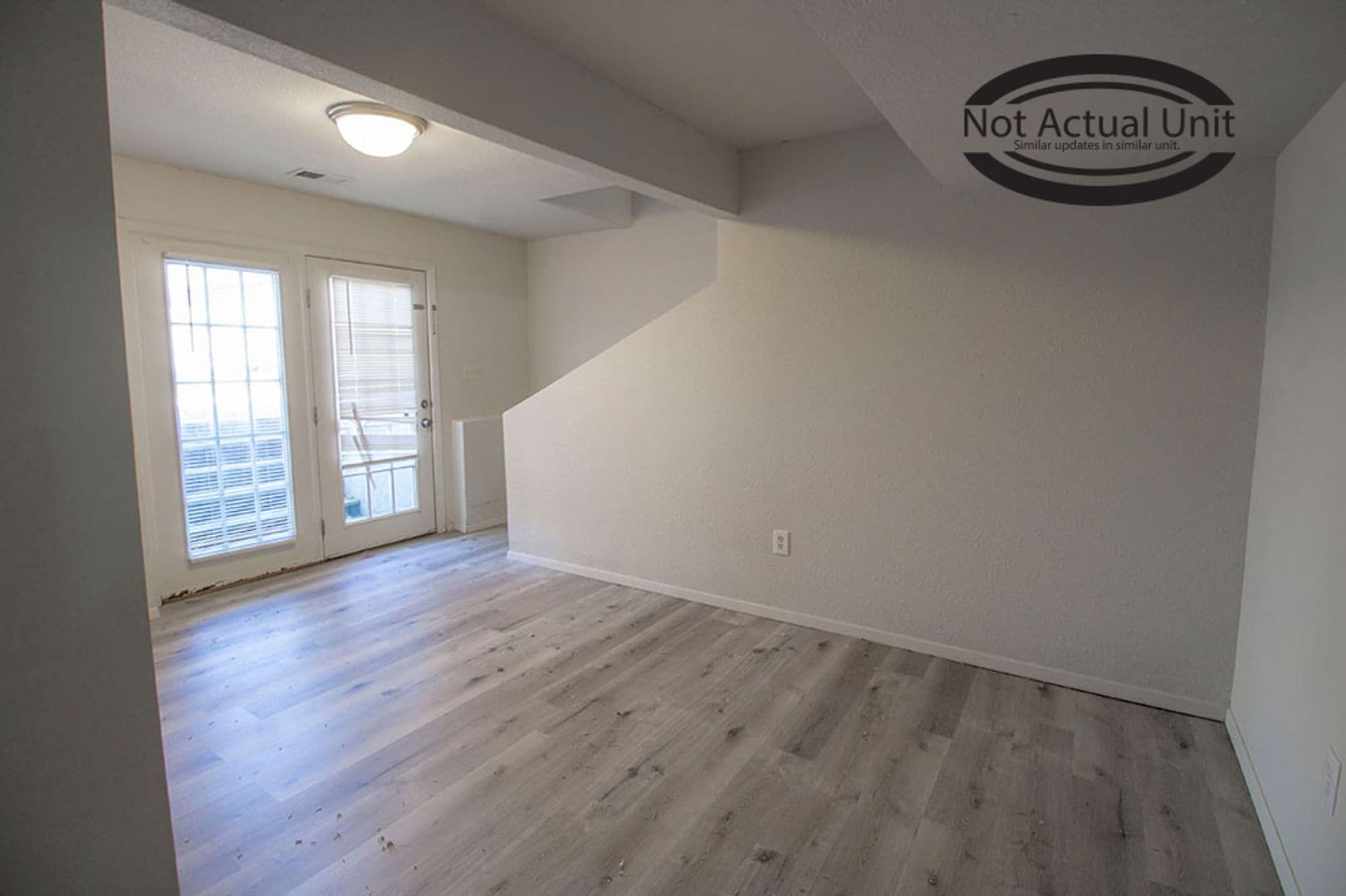Columbia House: 1013 W Ash St