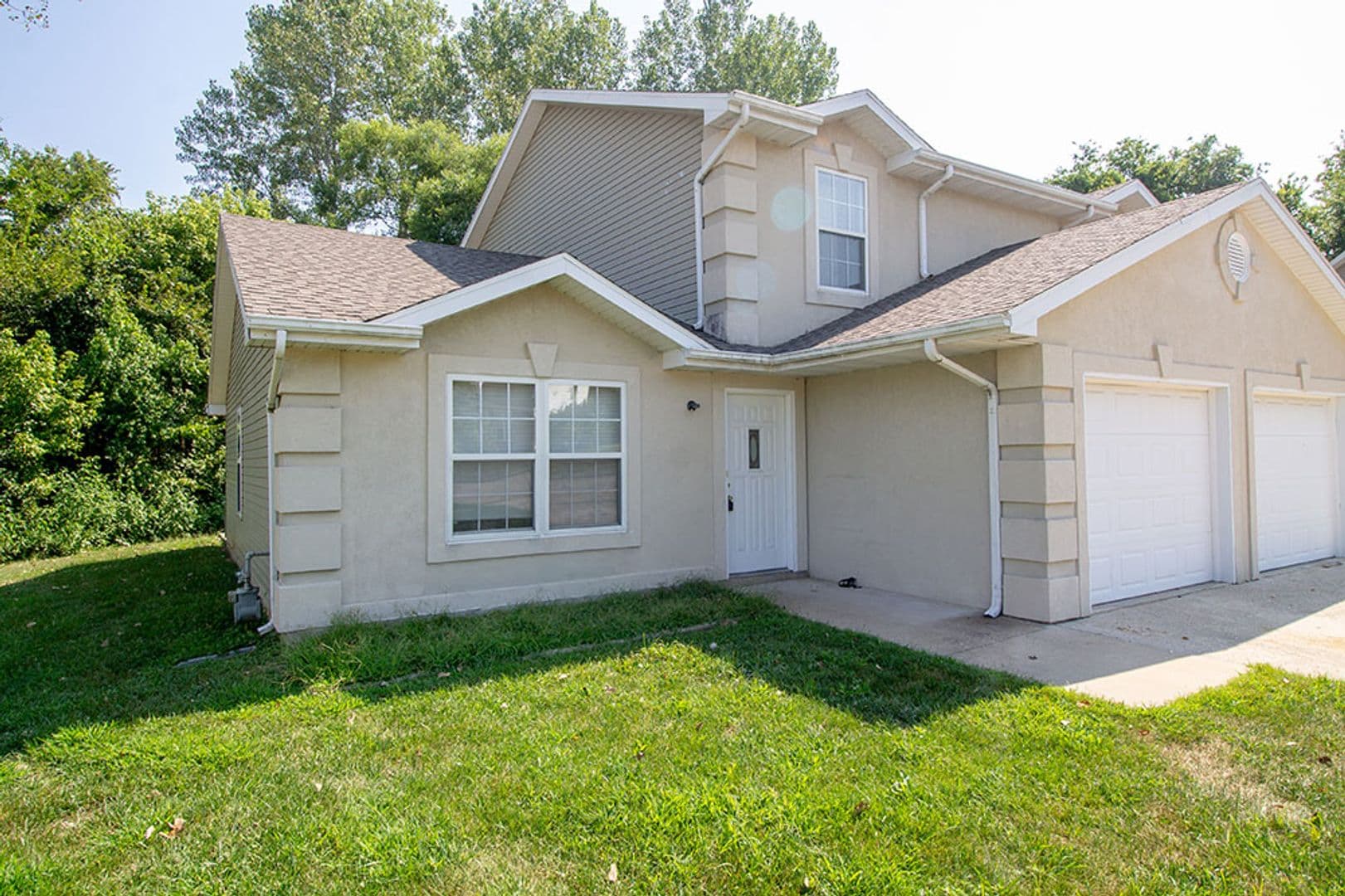 Columbia Apartment: 5200-5202 Tessa Way