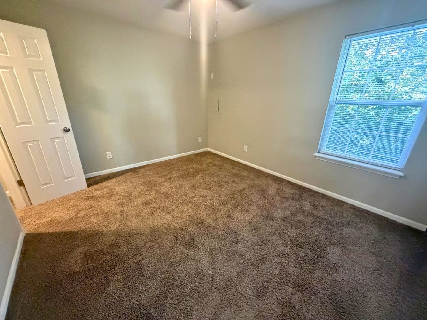 Columbia Apartment: 5340-5342 Godas Circle