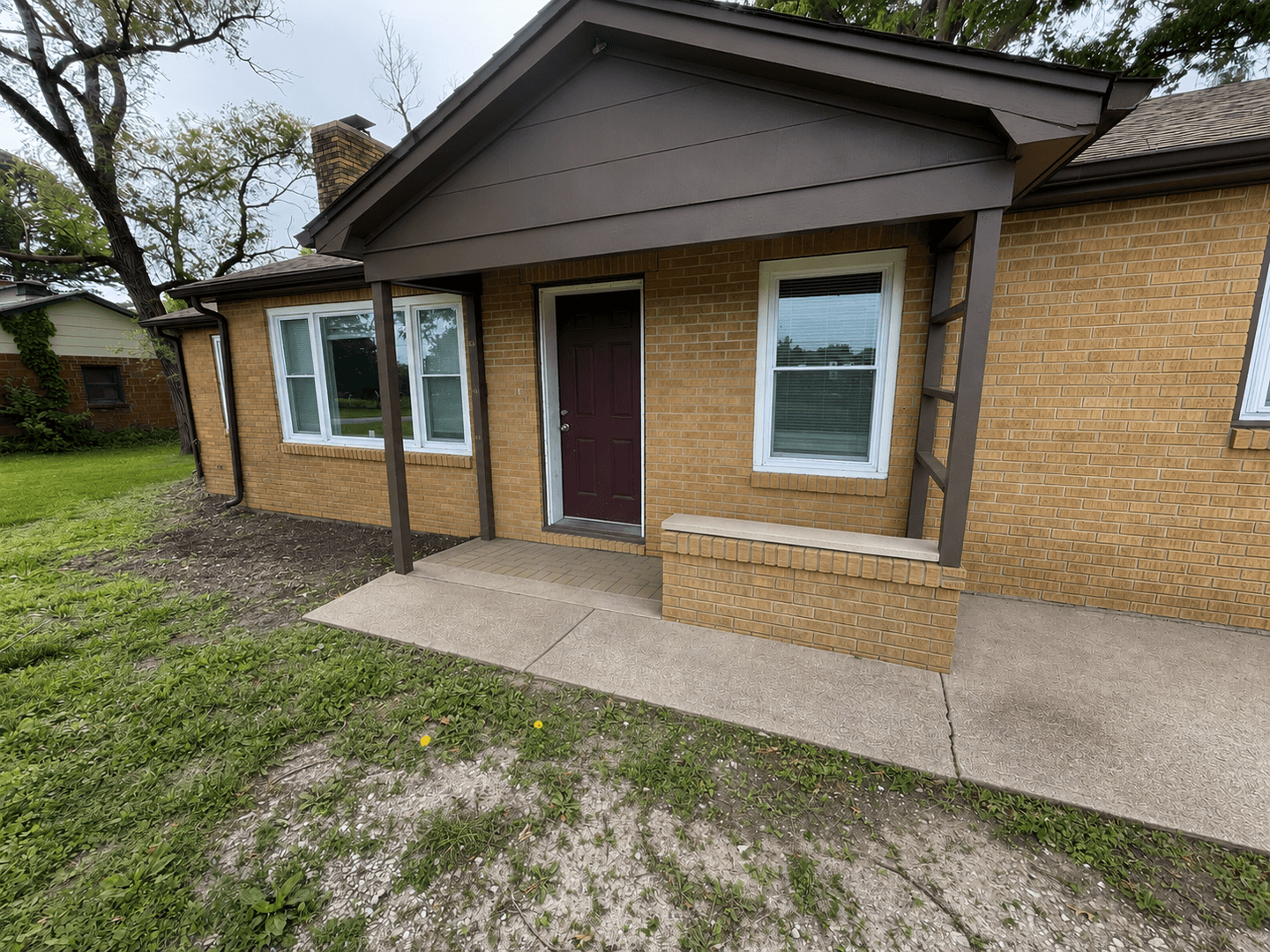Columbia House: 2800 Mexico Gravel Rd
