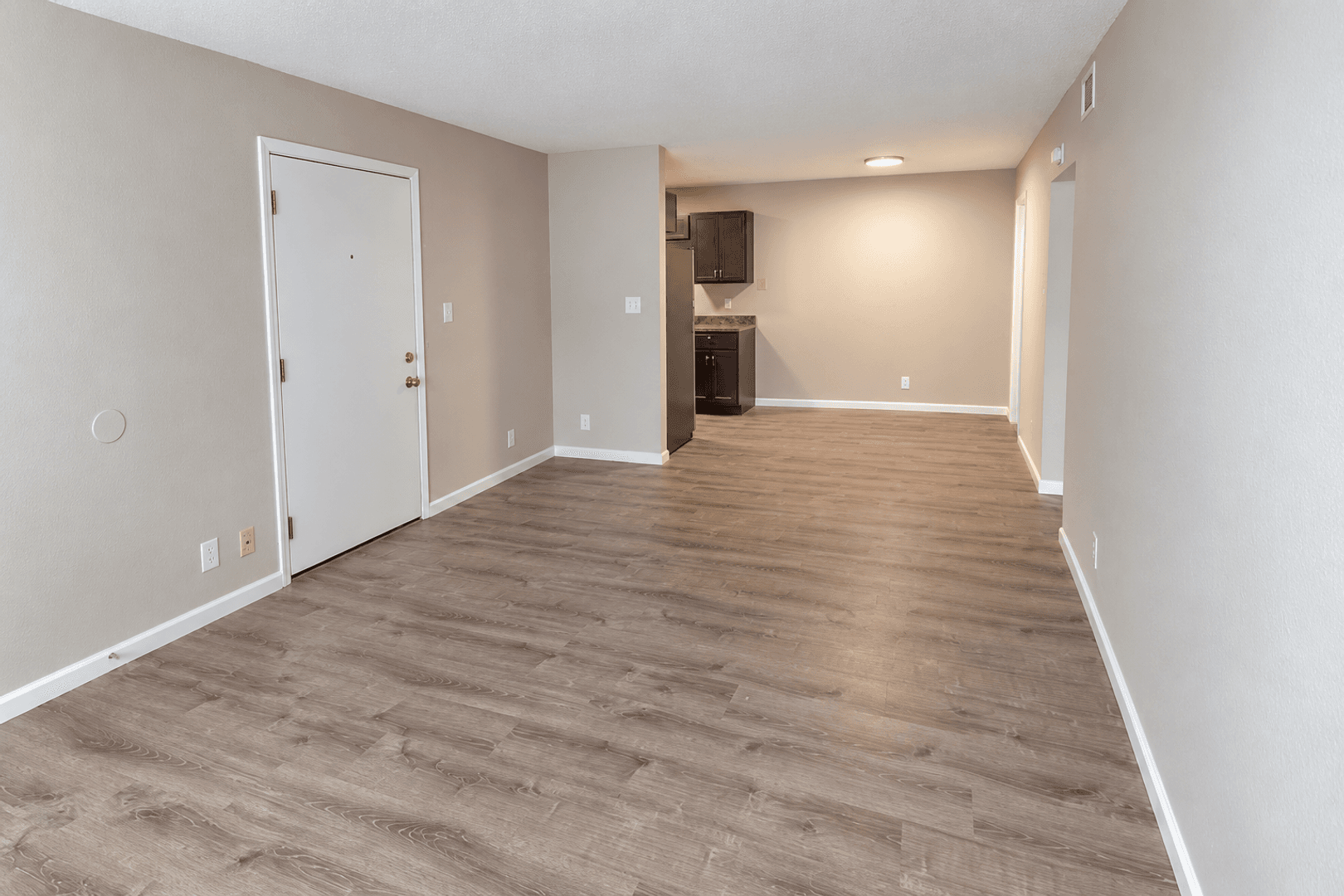 Columbia Apartment: 3408 Balboa Ln #43