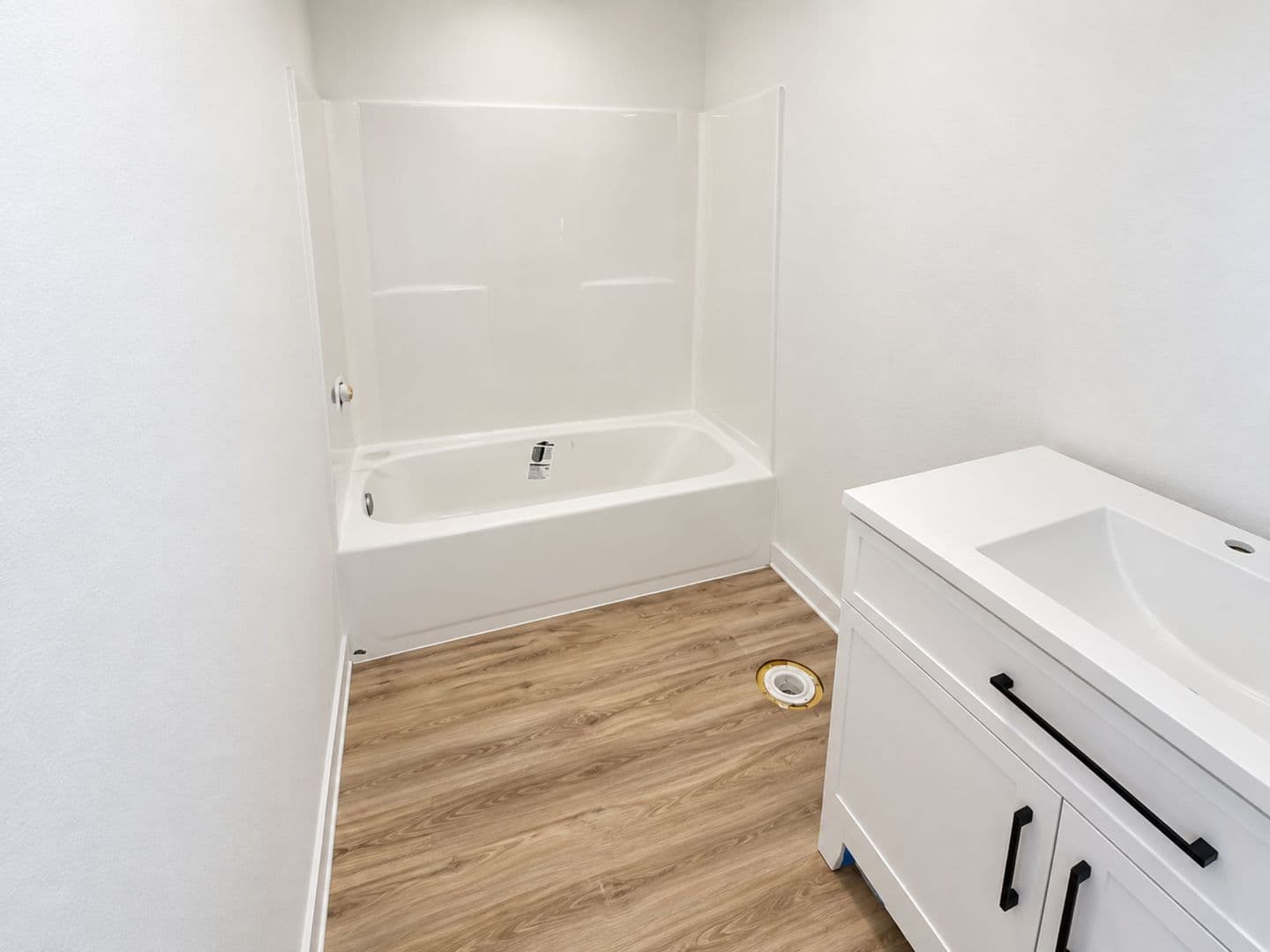 Columbia House: 5000 Derby Ridge Dr - 503