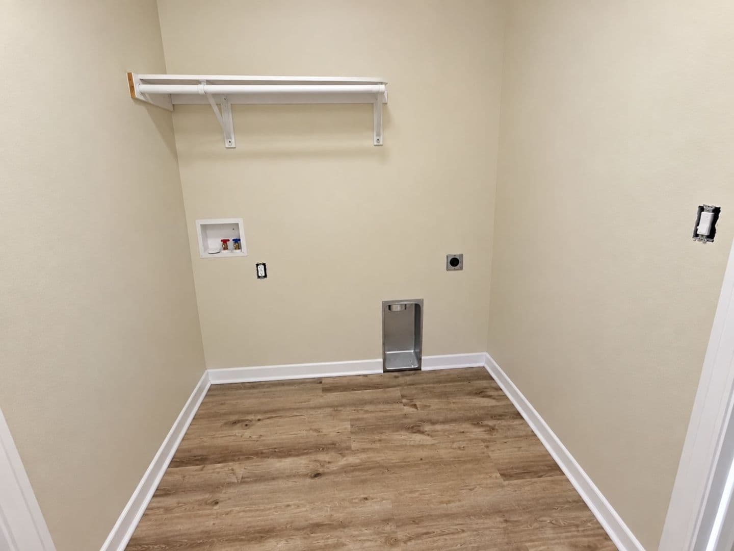 Columbia House: 5000 Derby Ridge Dr - 502