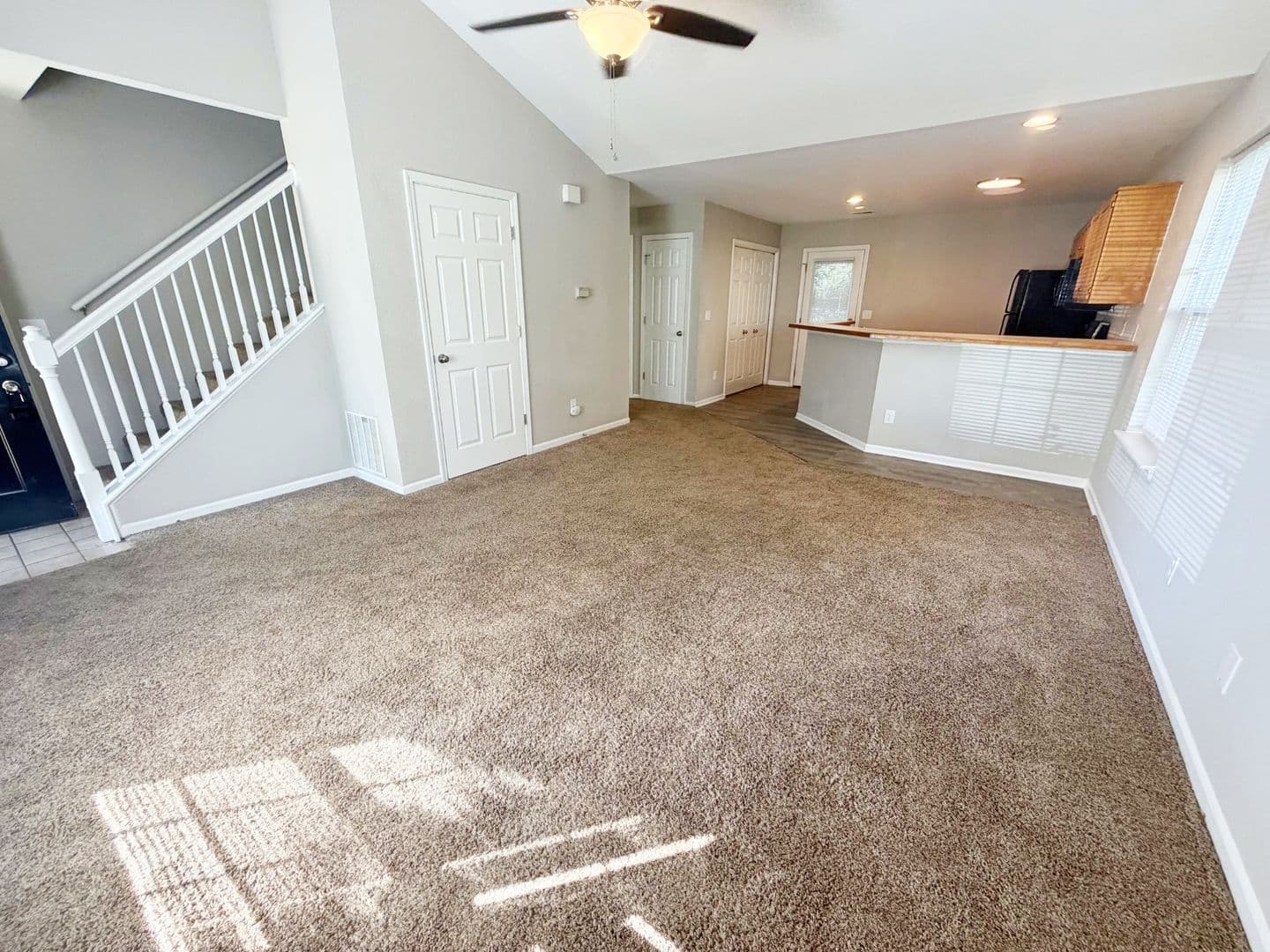 Columbia Apartment: 5340-5342 Godas Circle