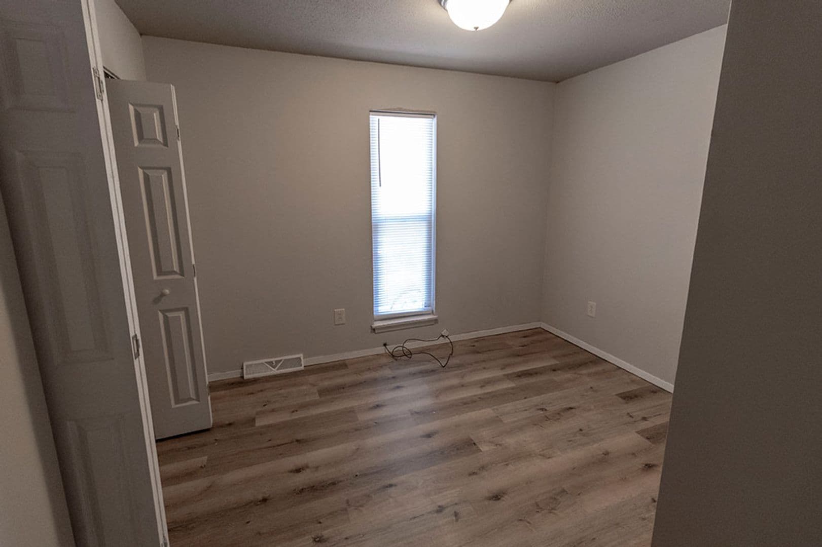 Columbia House: 216 Wheaton Ct