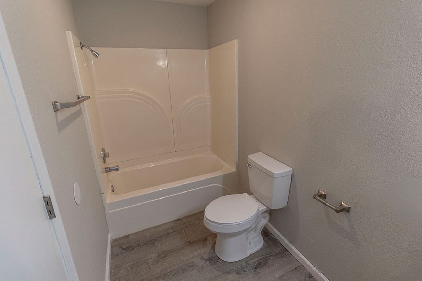 Columbia House: 3408 Balboa Ln #44