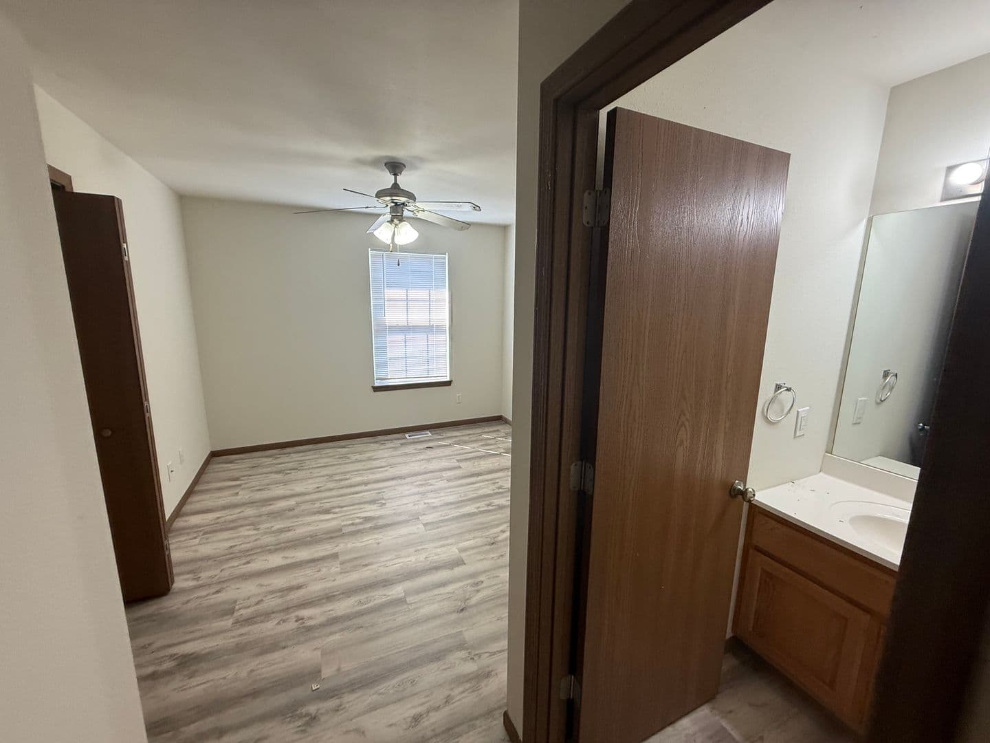 Columbia House: 5000 Derby Ridge Dr - 208
