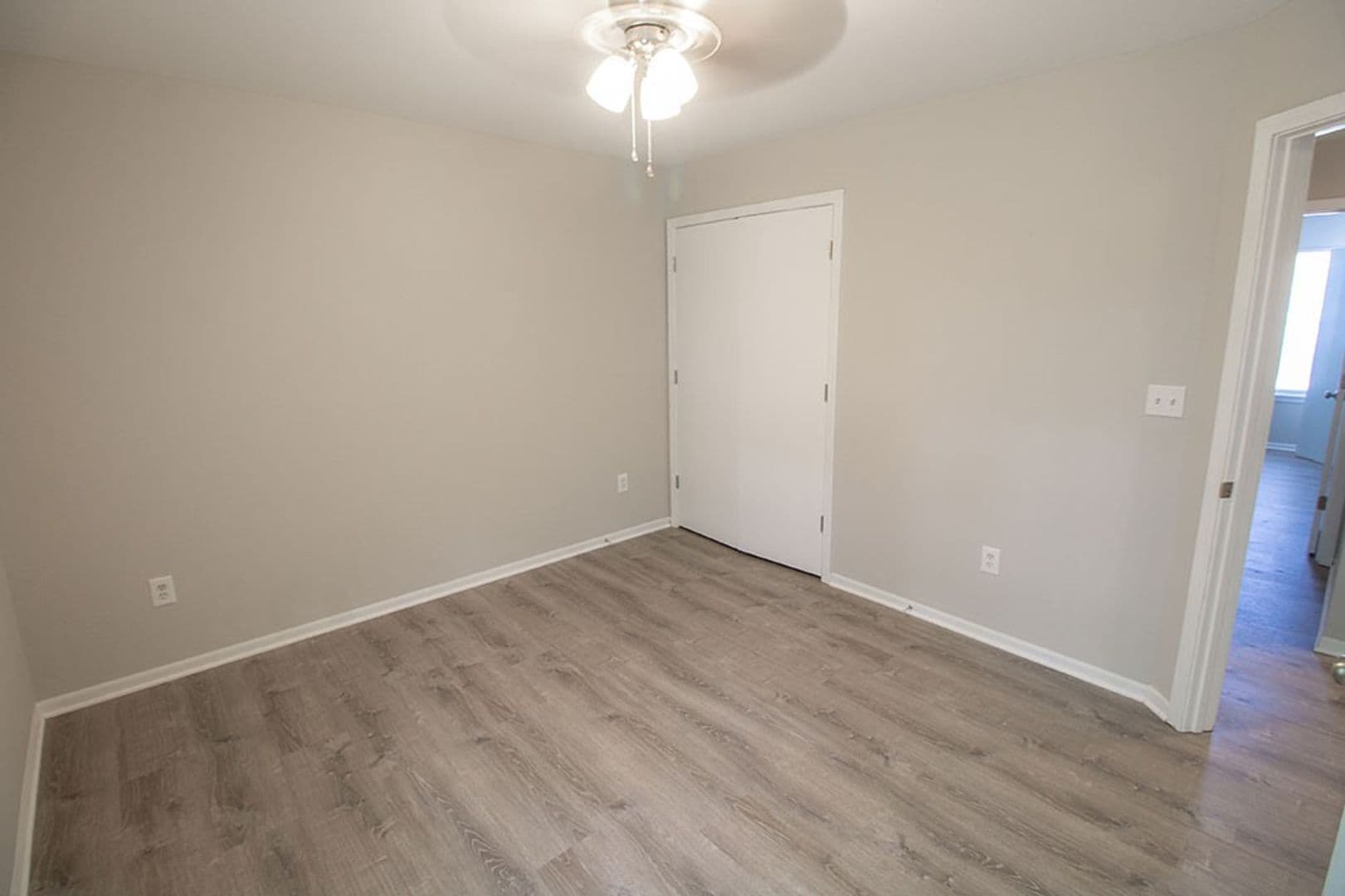 Columbia House: 1413 Greensboro Dr