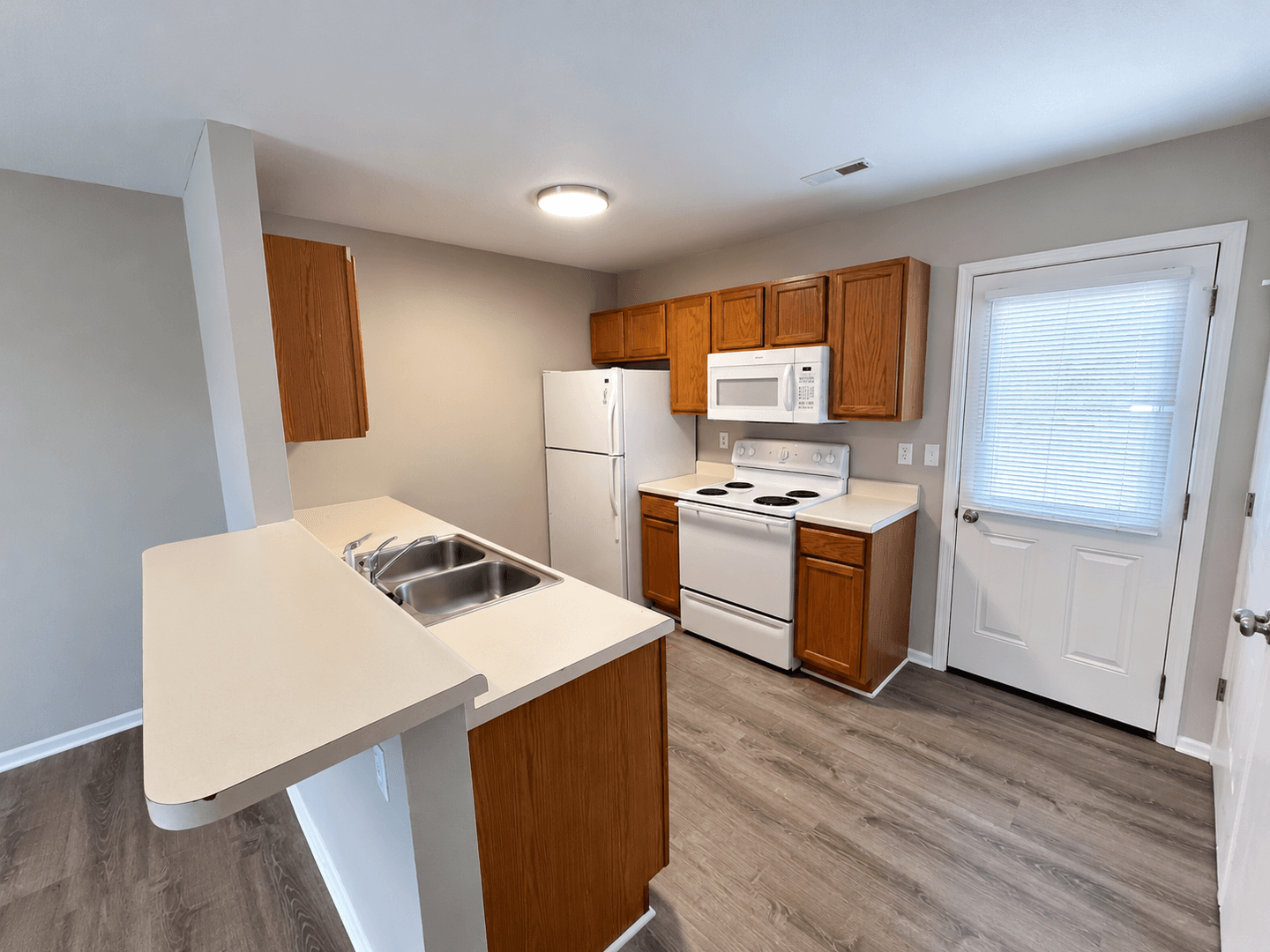 Columbia House: 1421 Risen Star Ct